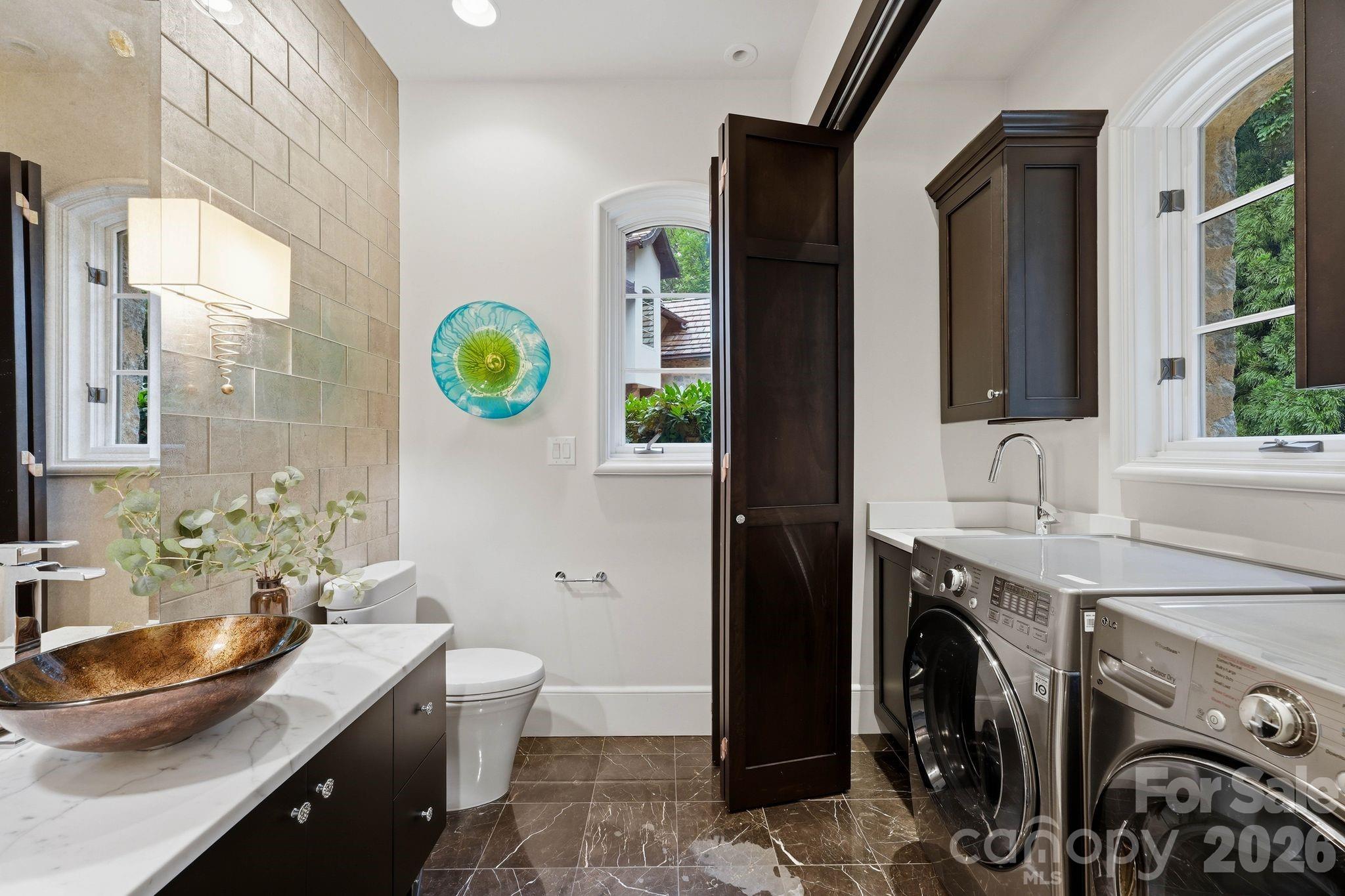 Single Family Residence at 4231 Fox Brook Lane, Charlotte, photo 33 of 38