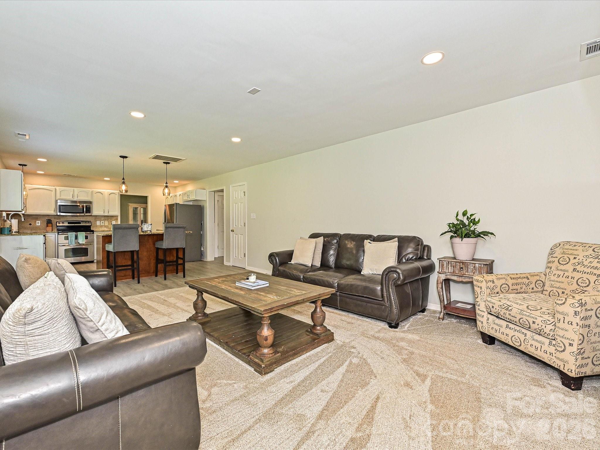 Family Room - 126 Rusty Nail Drive, Mooresville