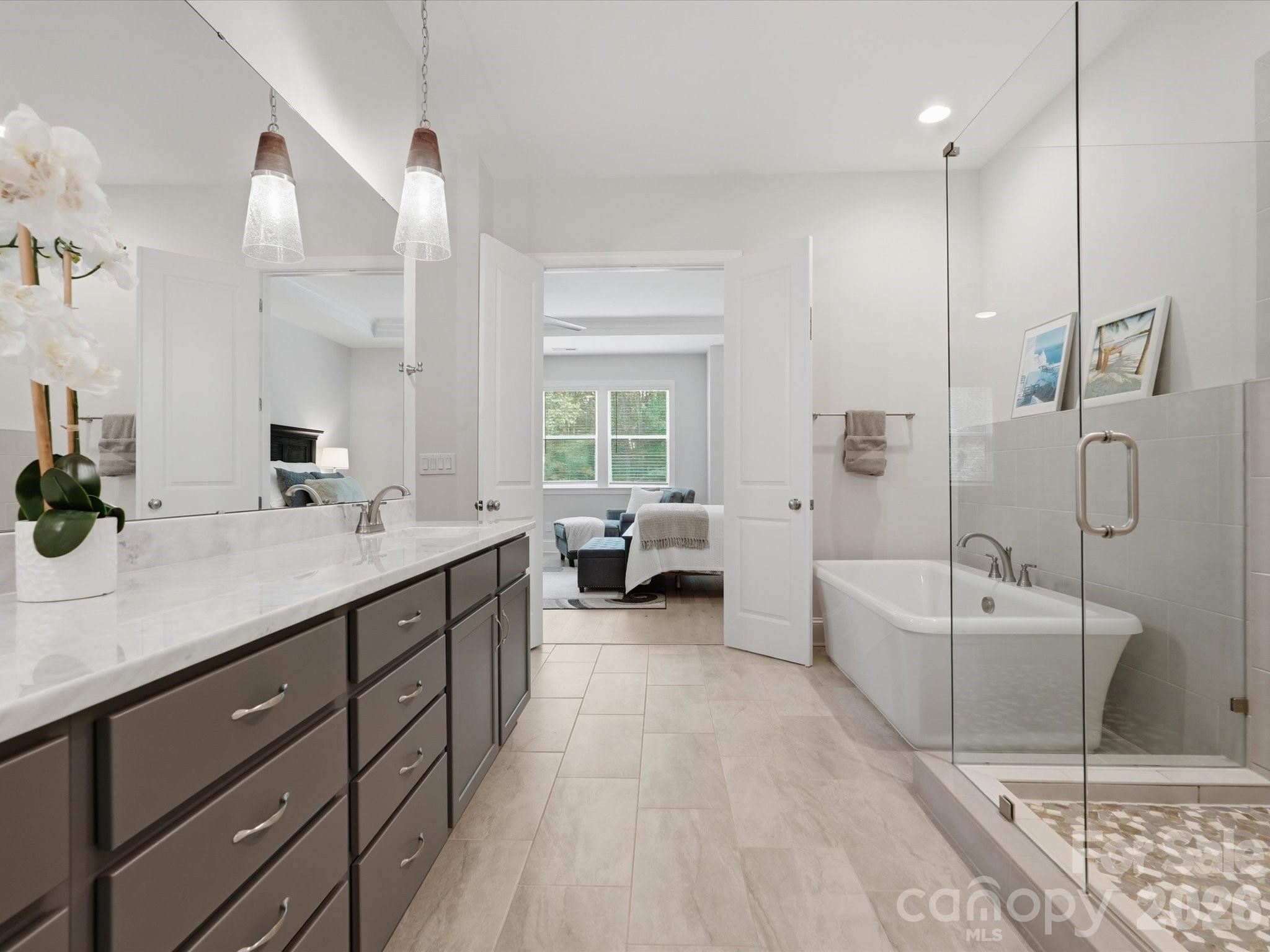 Single Family Residence at 574 Shepherd Lane, Clover, photo 13 of 33