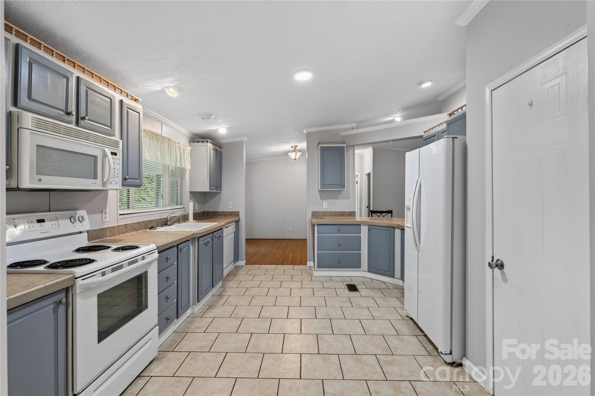 Kitchen - 146 Banks View Lane, Hendersonville