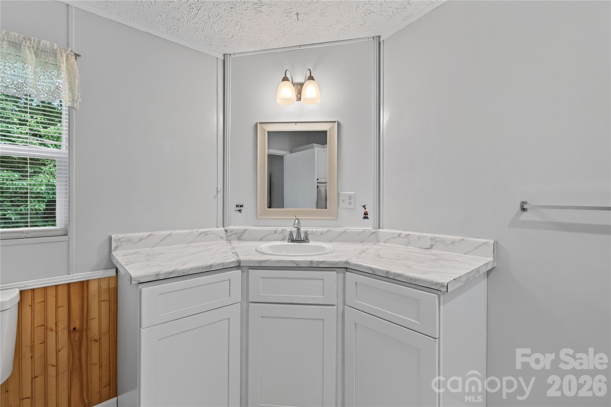 Master bathroom - 146 Banks View Lane, Hendersonville