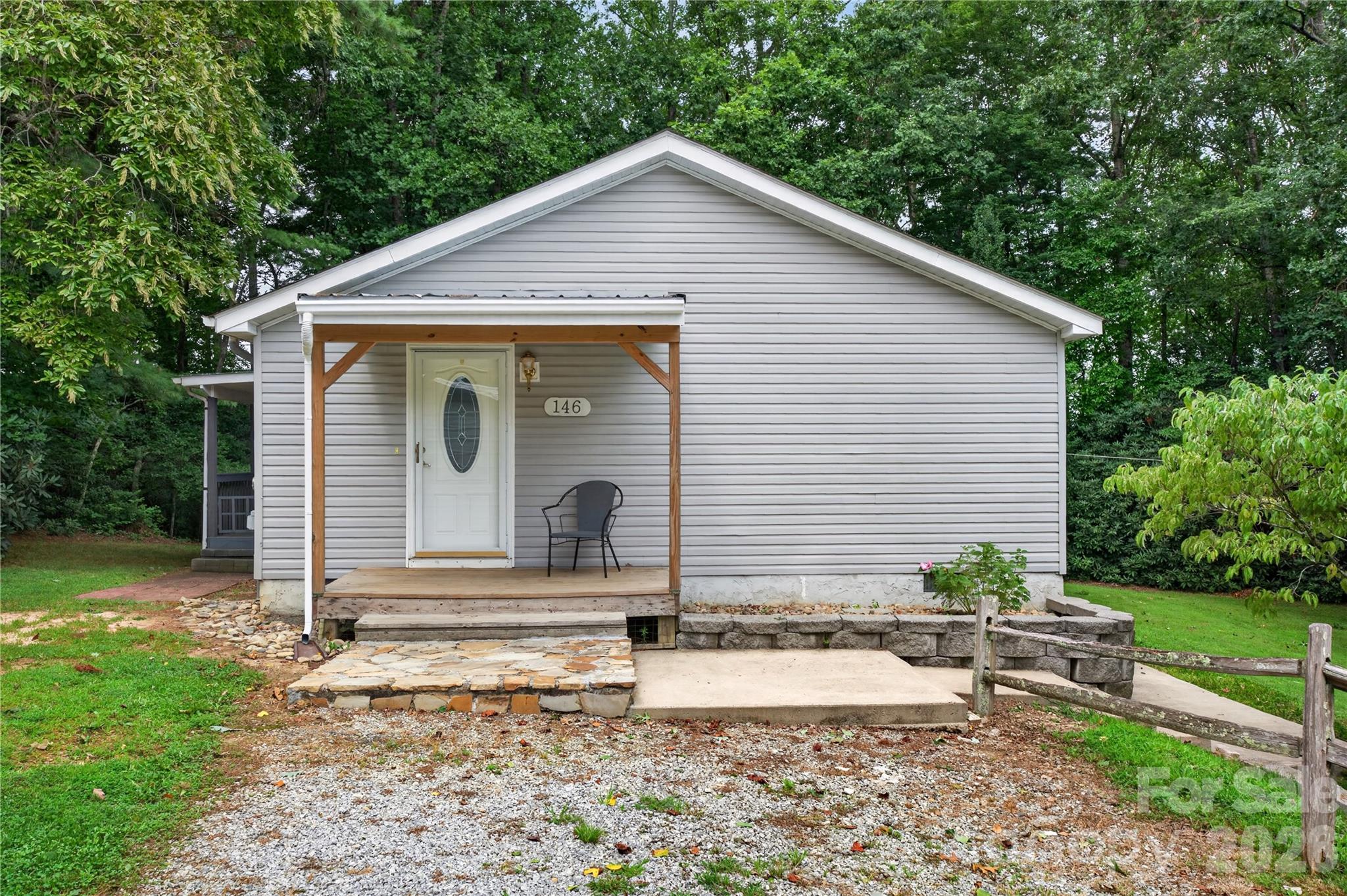 Single Family Residence at 146 Banks View Lane, Hendersonville, photo 36 of 47