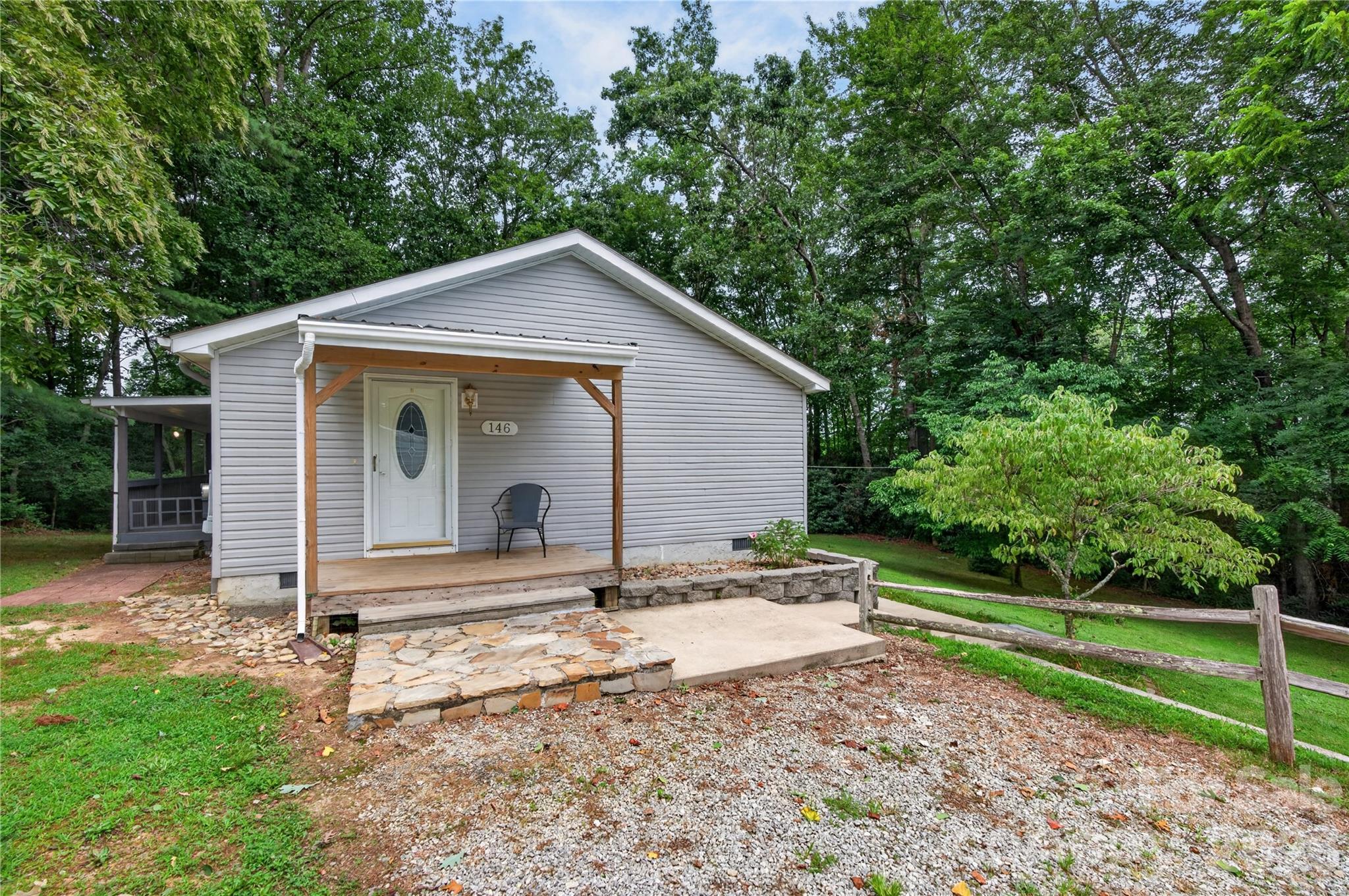 Single Family Residence at 146 Banks View Lane, Hendersonville, photo 37 of 47