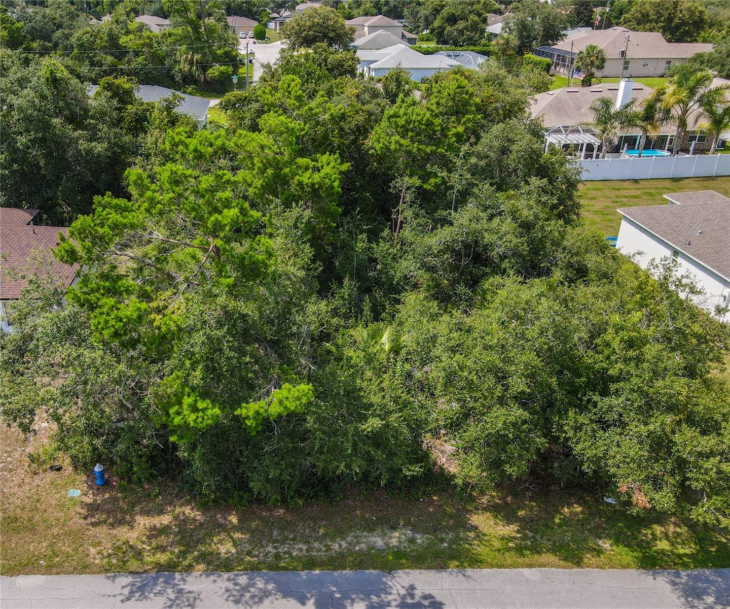 76 FREEPORT LN
