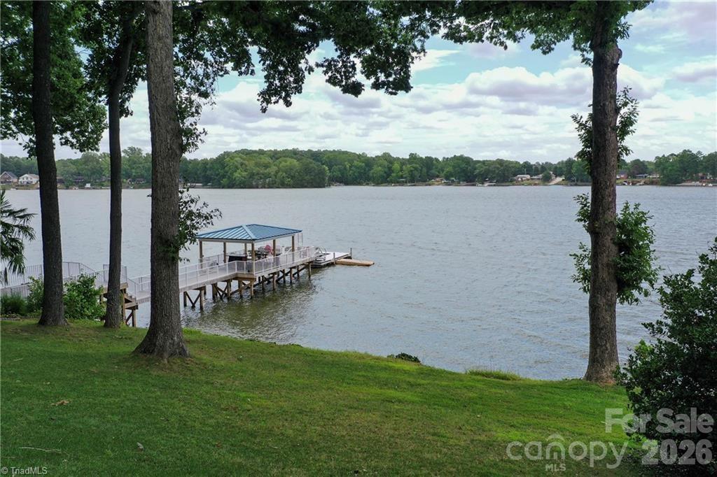 Single Family Residence at 144 Riverside Court, Lexington, photo 2 of 48