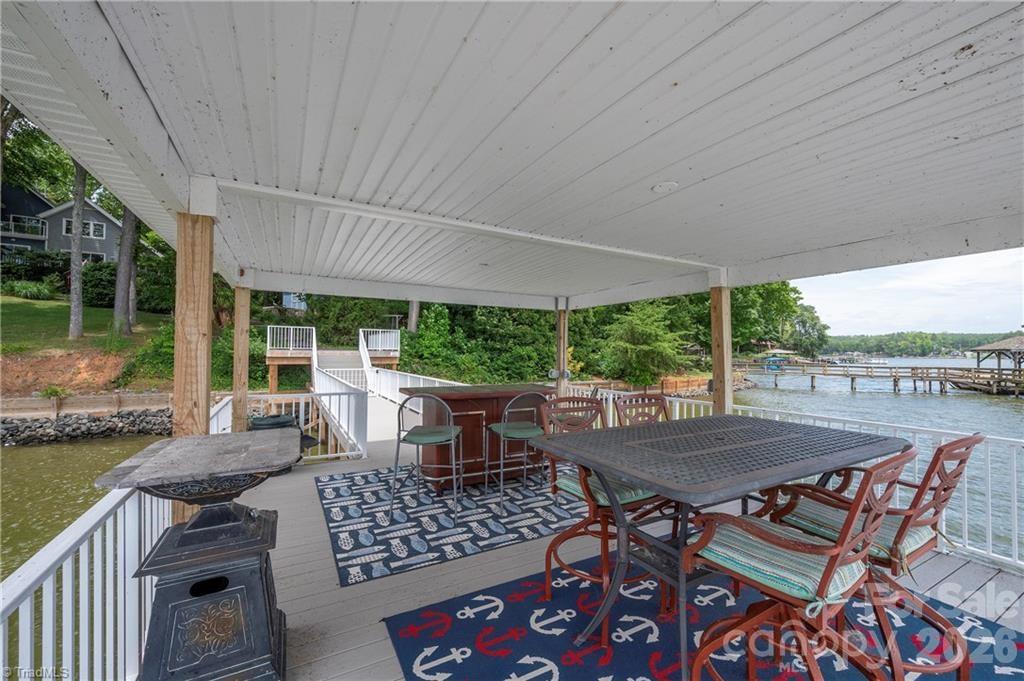 Single Family Residence at 144 Riverside Court, Lexington, photo 10 of 48