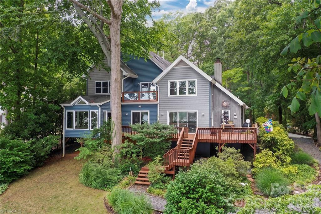 Single Family Residence at 144 Riverside Court, Lexington, photo 13 of 48