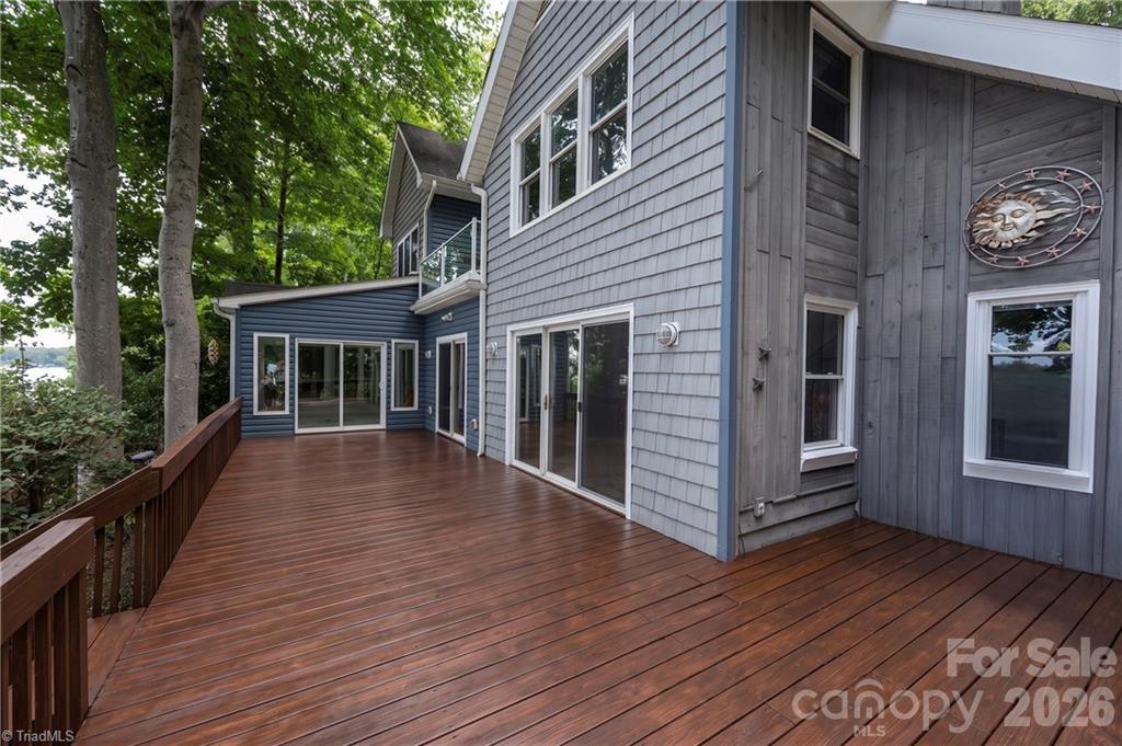 Single Family Residence at 144 Riverside Court, Lexington, photo 15 of 48