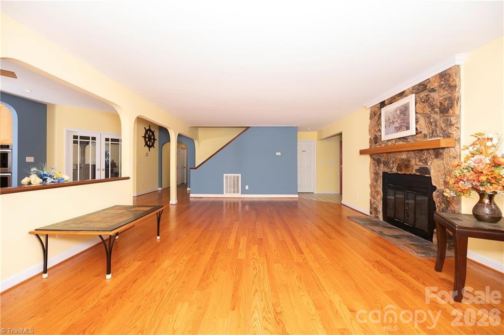 Single Family Residence at 144 Riverside Court, Lexington, photo 23 of 48