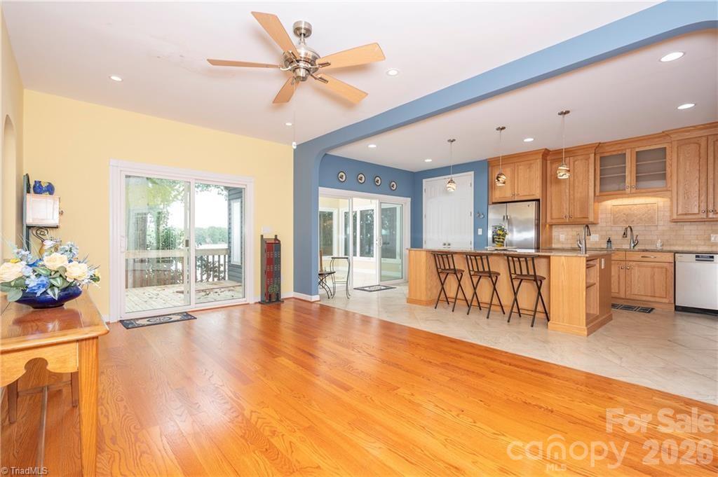 Single Family Residence at 144 Riverside Court, Lexington, photo 26 of 48