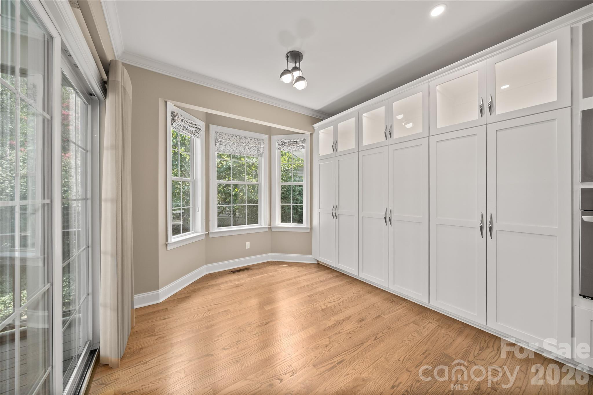 Single Family Residence at 14 Waterbury Court, Hendersonville, photo 22 of 48