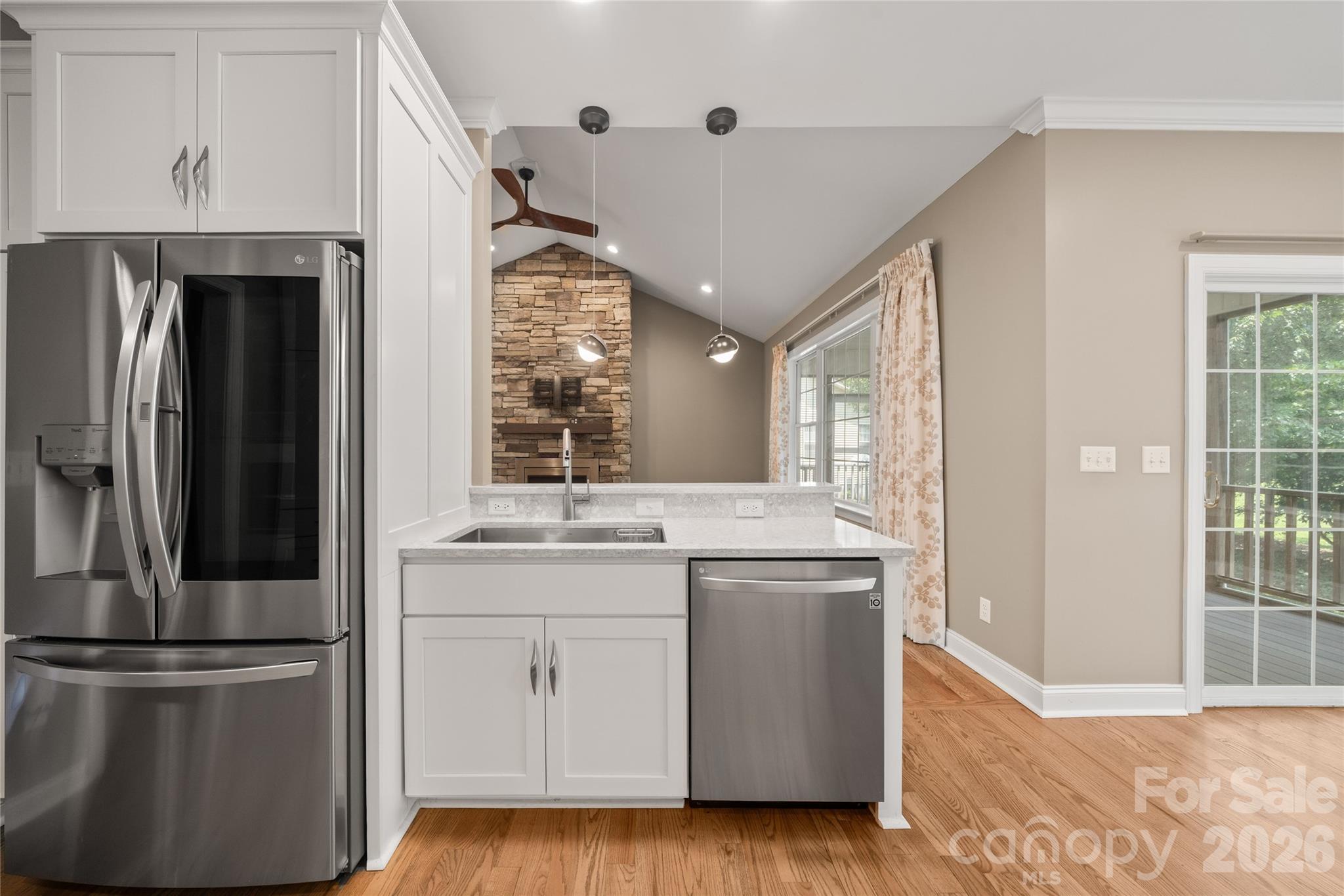 Single Family Residence at 14 Waterbury Court, Hendersonville, photo 18 of 48