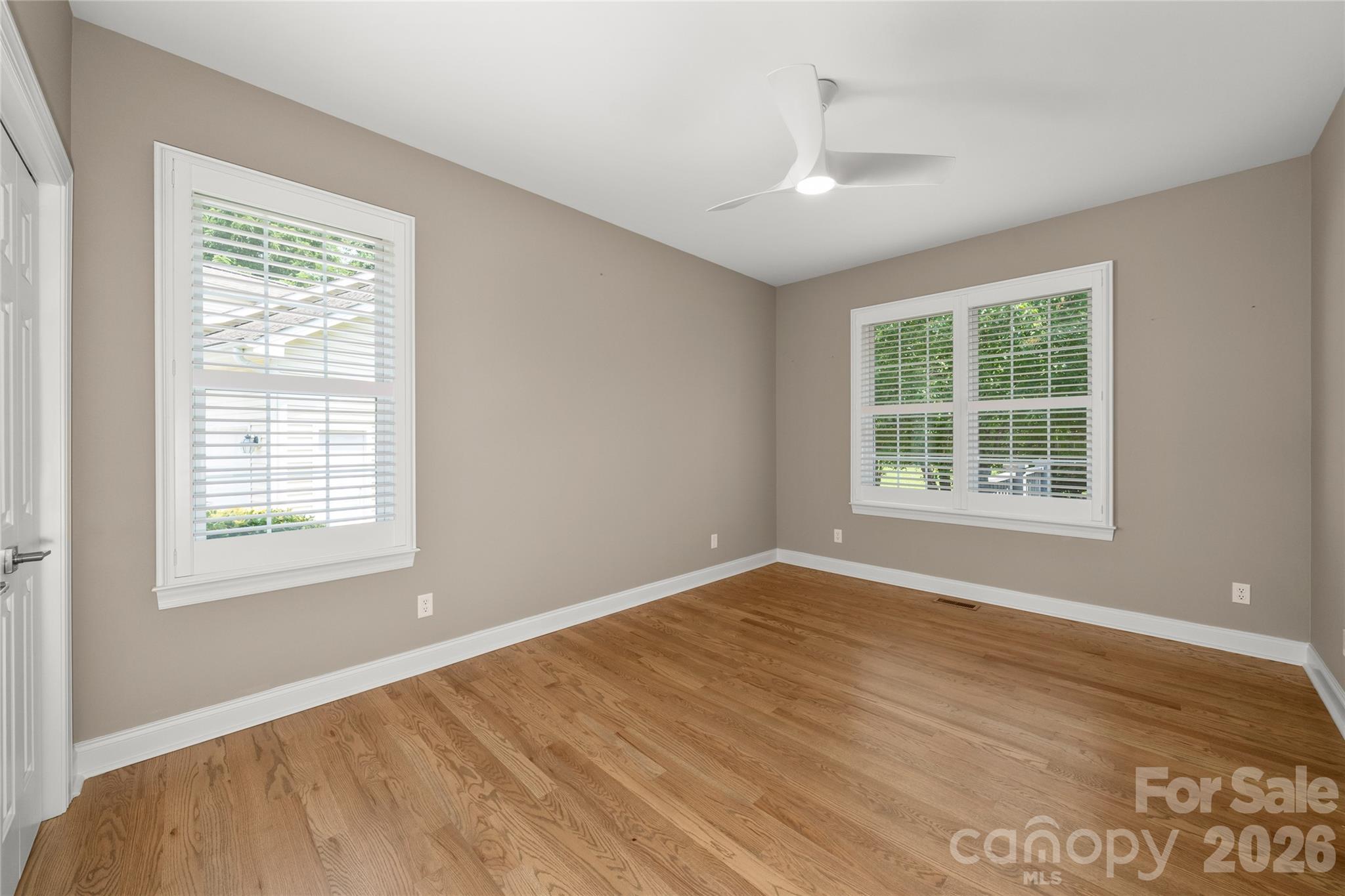 Single Family Residence at 14 Waterbury Court, Hendersonville, photo 37 of 48