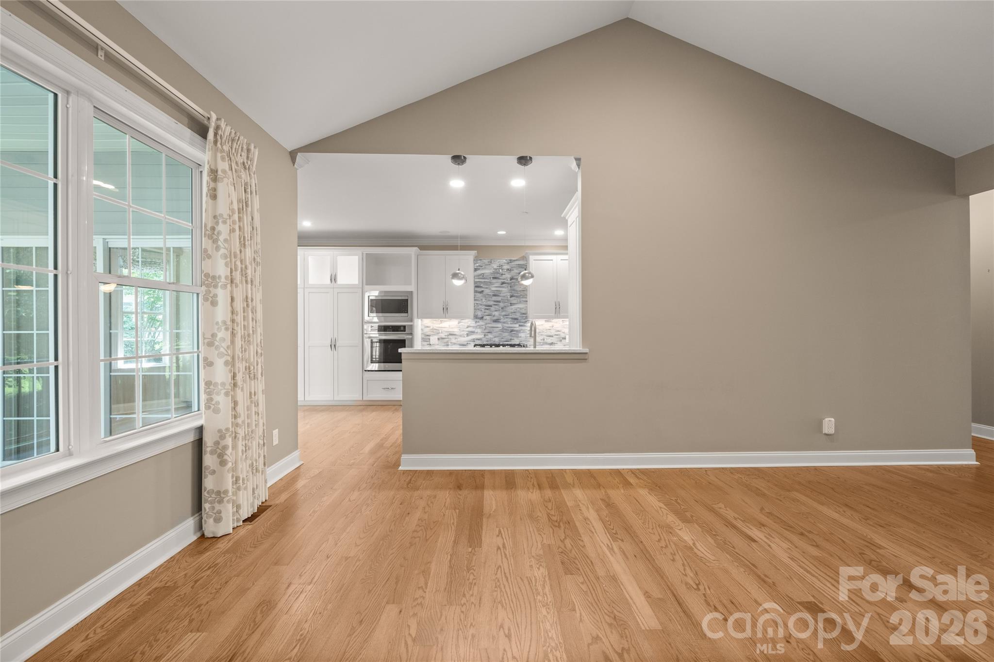 Single Family Residence at 14 Waterbury Court, Hendersonville, photo 16 of 48