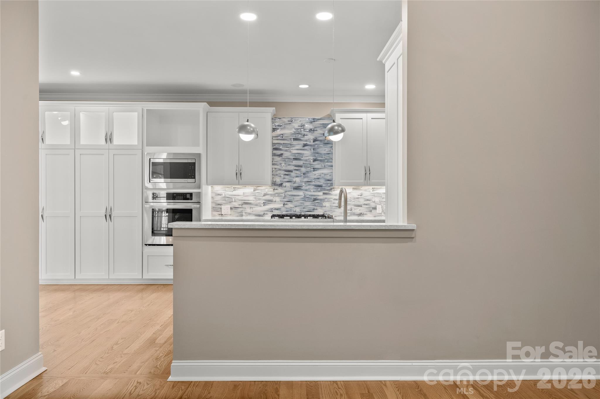 Single Family Residence at 14 Waterbury Court, Hendersonville, photo 17 of 48