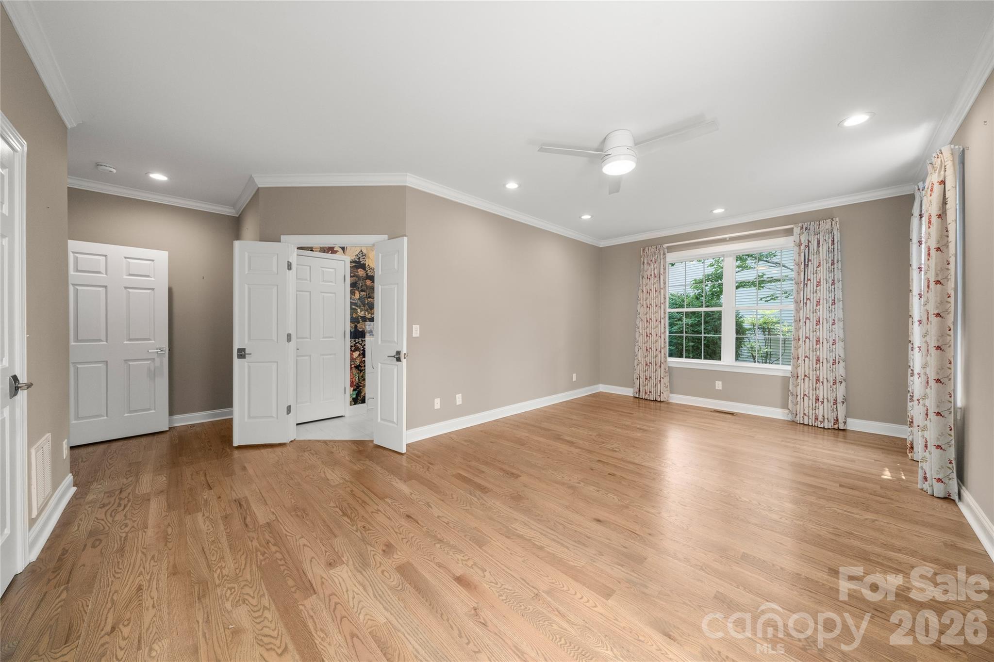 Single Family Residence at 14 Waterbury Court, Hendersonville, photo 29 of 48