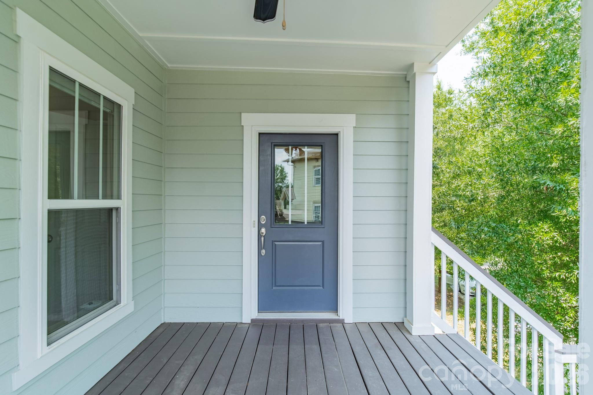 Single Family Residence at 10236 Vanguard Parkway, Huntersville, photo 2 of 44
