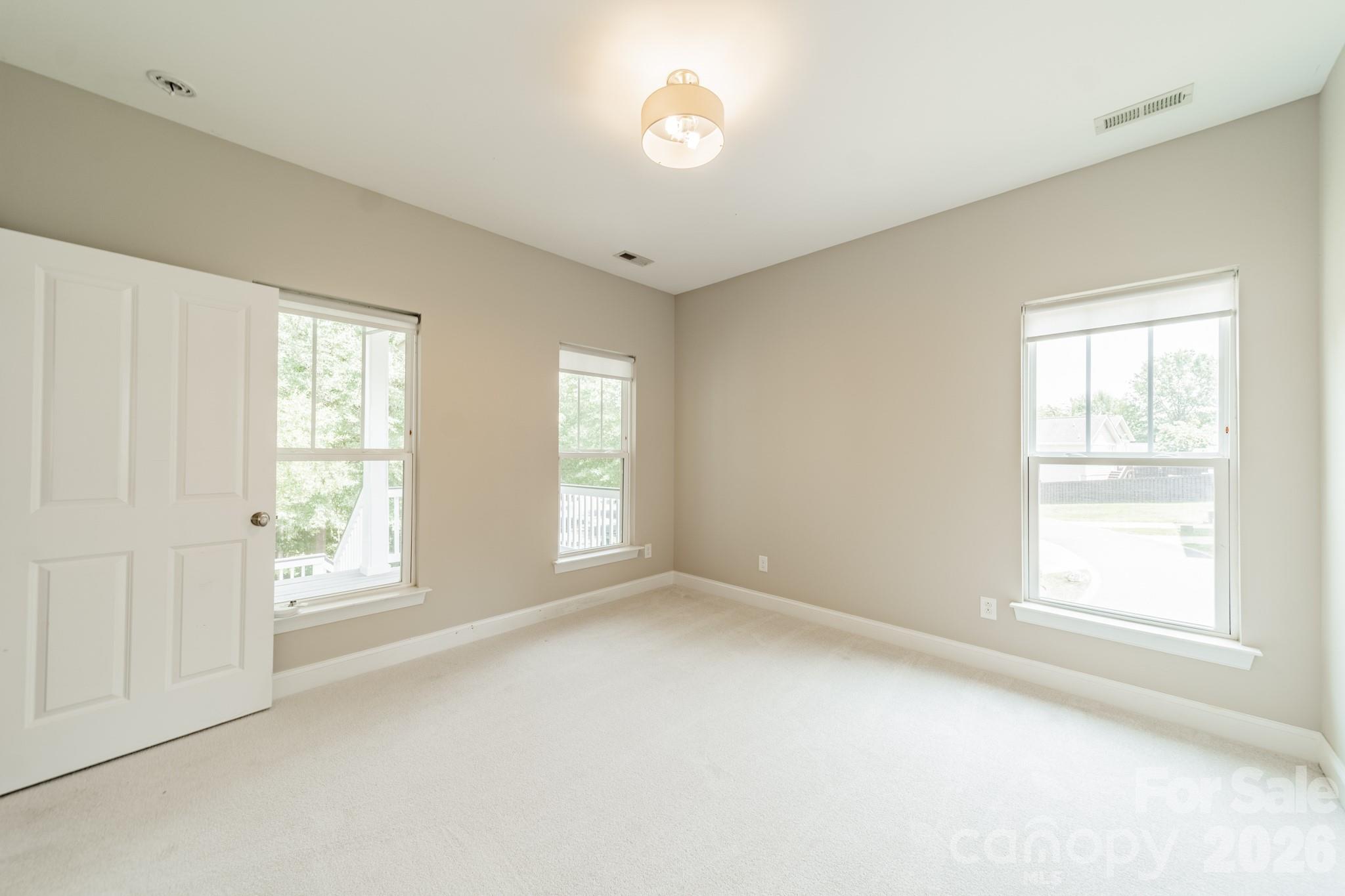 Single Family Residence at 10236 Vanguard Parkway, Huntersville, photo 10 of 44