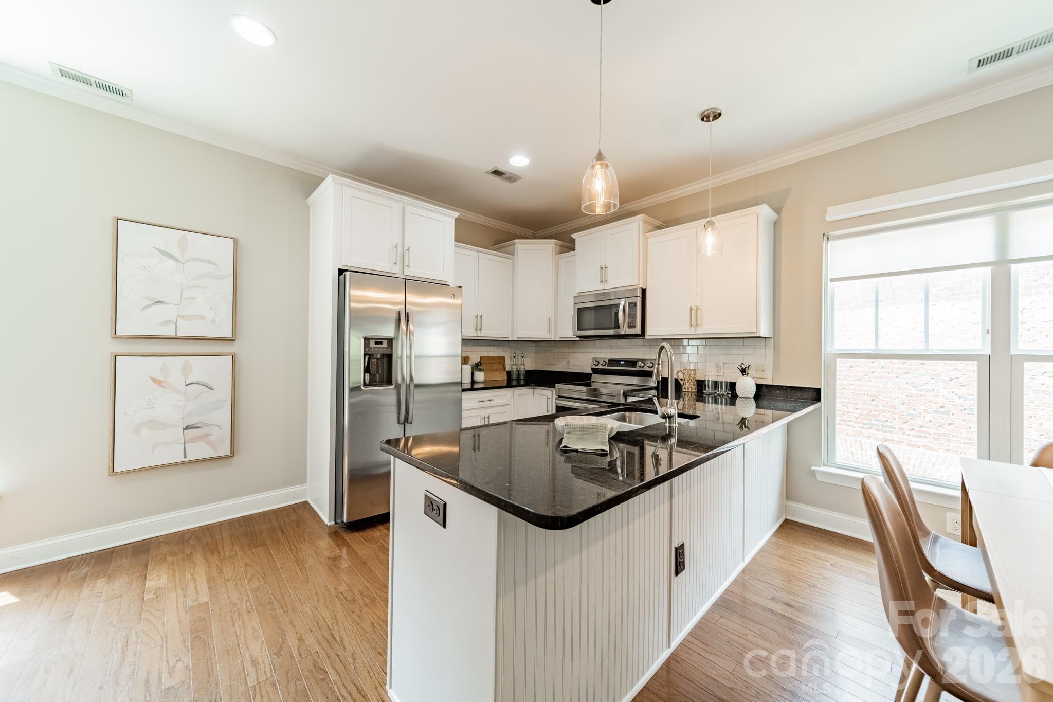 Single Family Residence at 10236 Vanguard Parkway, Huntersville, photo 13 of 44