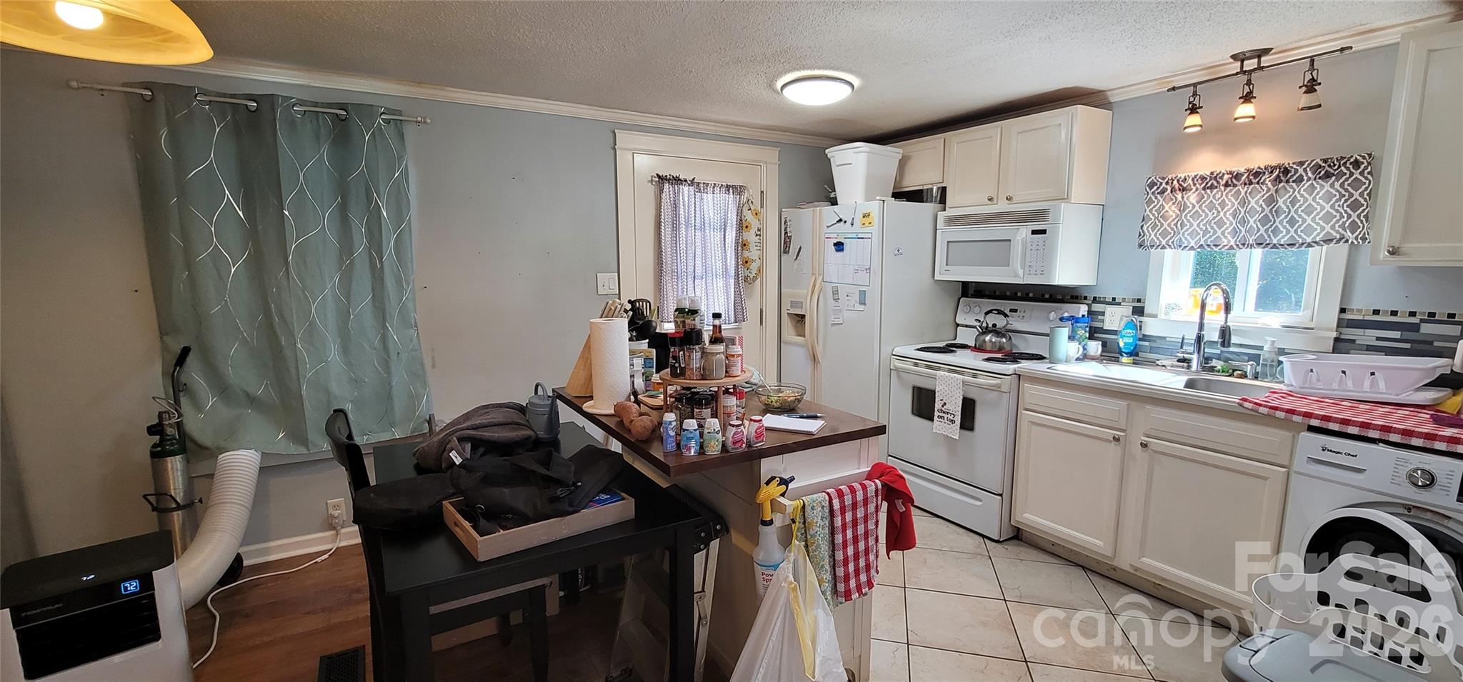 Kitchen - 435 Airport Road, Gastonia