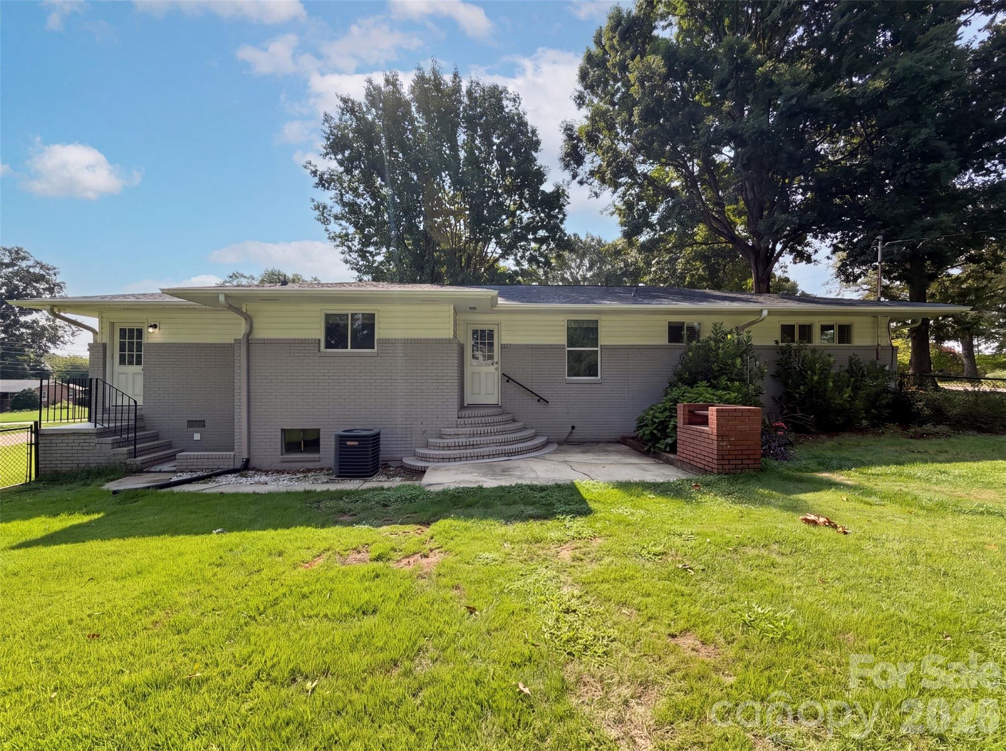 Single Family Residence at 1605 Auten Road, Gastonia, photo 5 of 18