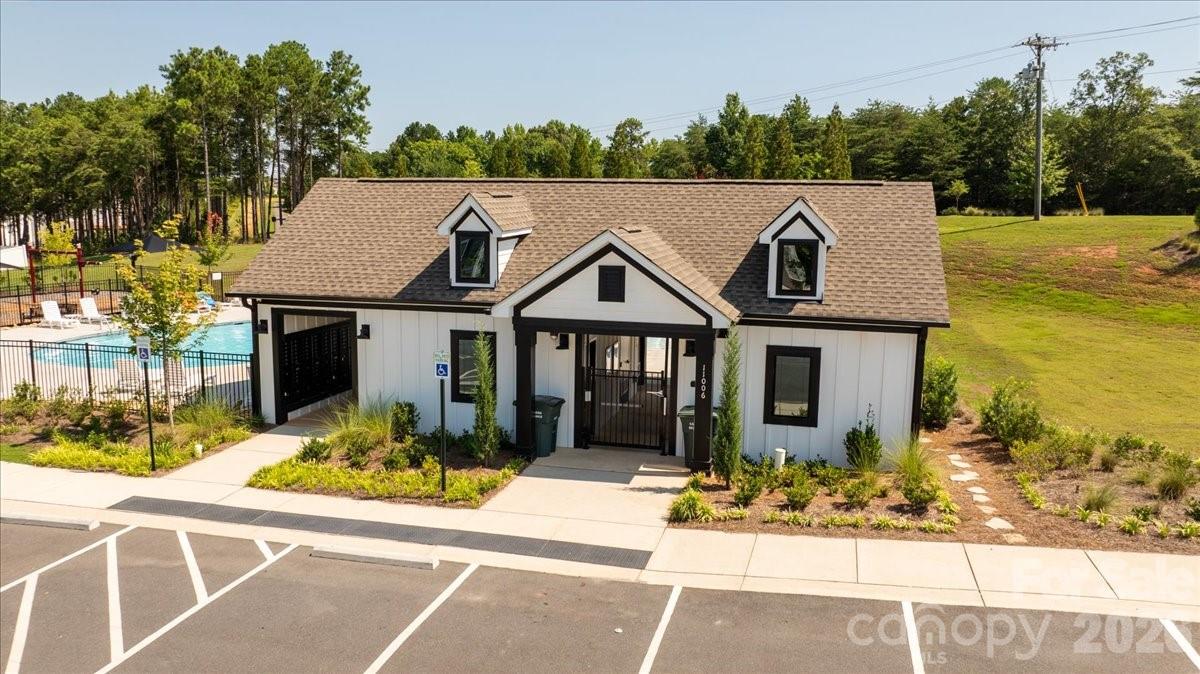 Club House - 11222 Island View Lane, Lancaster