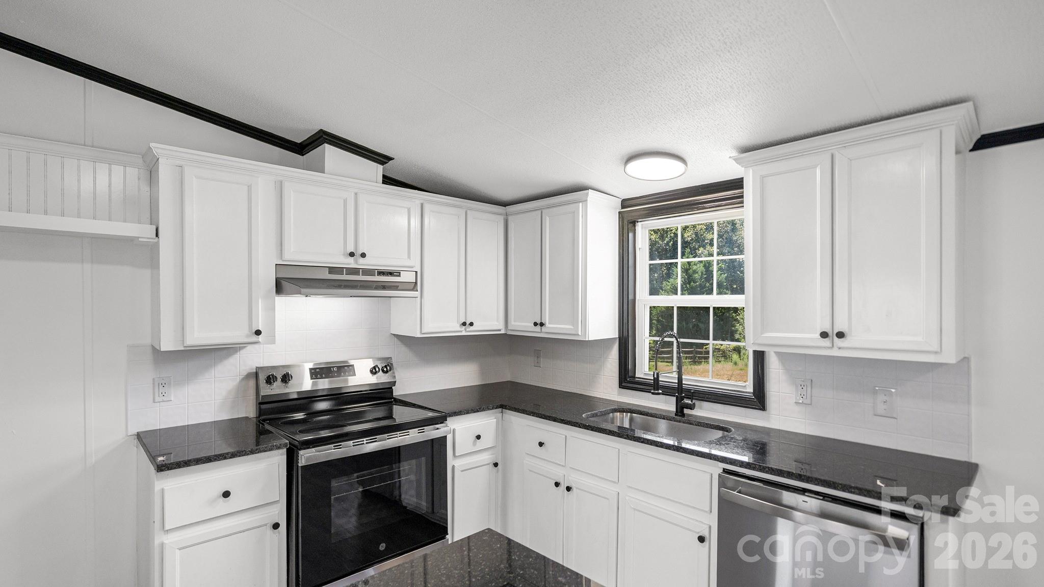 Single Family Residence at 178 Zircon Drive, Statesville, photo 12 of 33