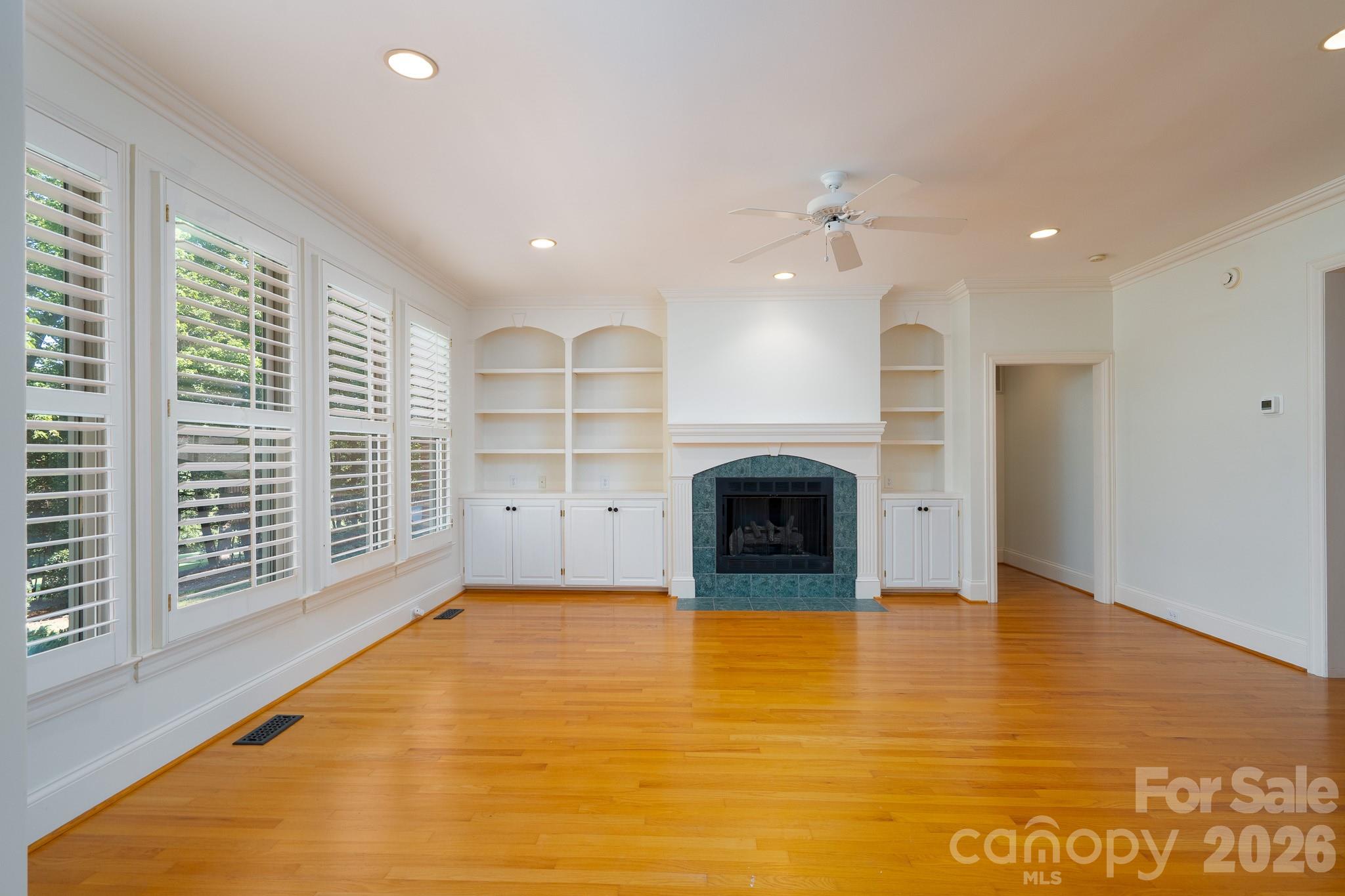 Great Room - 205 Piney Grove Point, New London