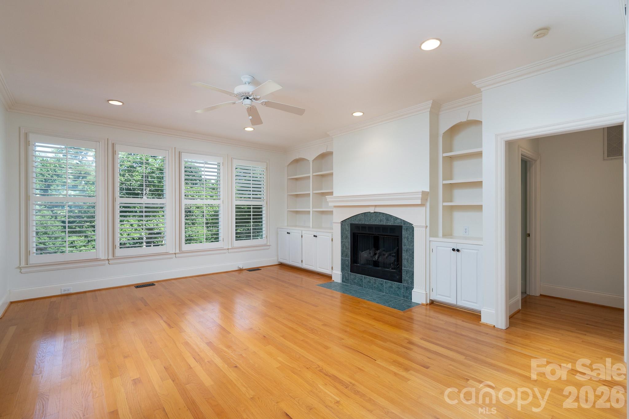 Great Room - 205 Piney Grove Point, New London