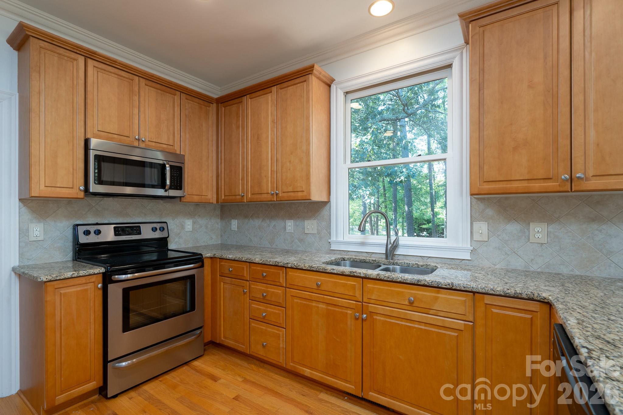Kitchen - 205 Piney Grove Point, New London
