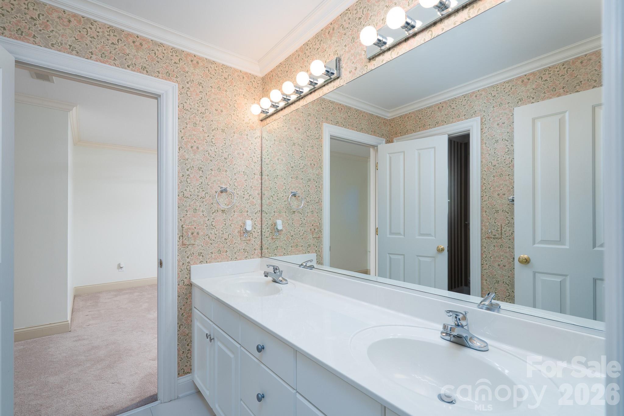 Guest Bath - 205 Piney Grove Point, New London
