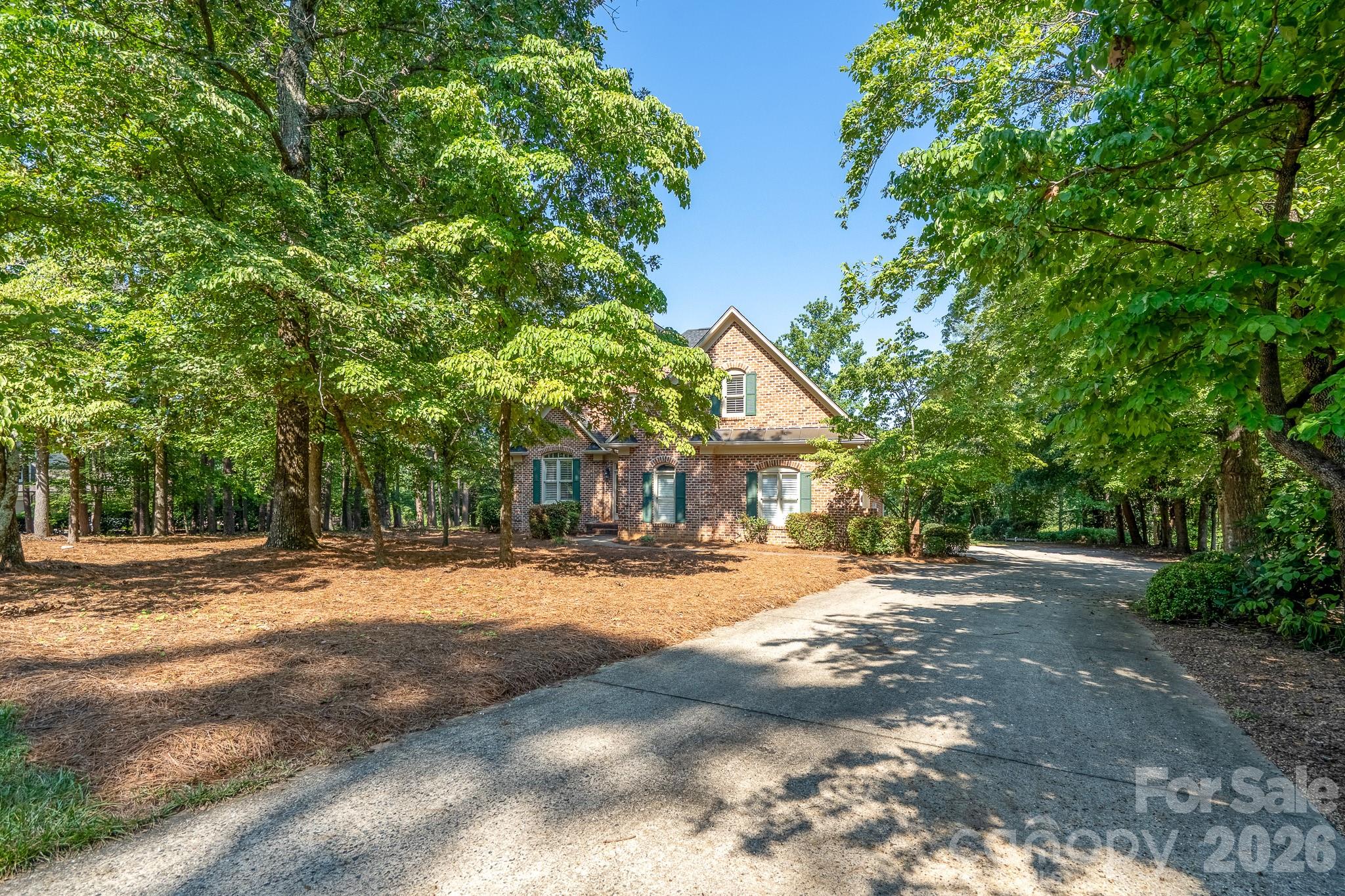 Driveway - 205 Piney Grove Point, New London