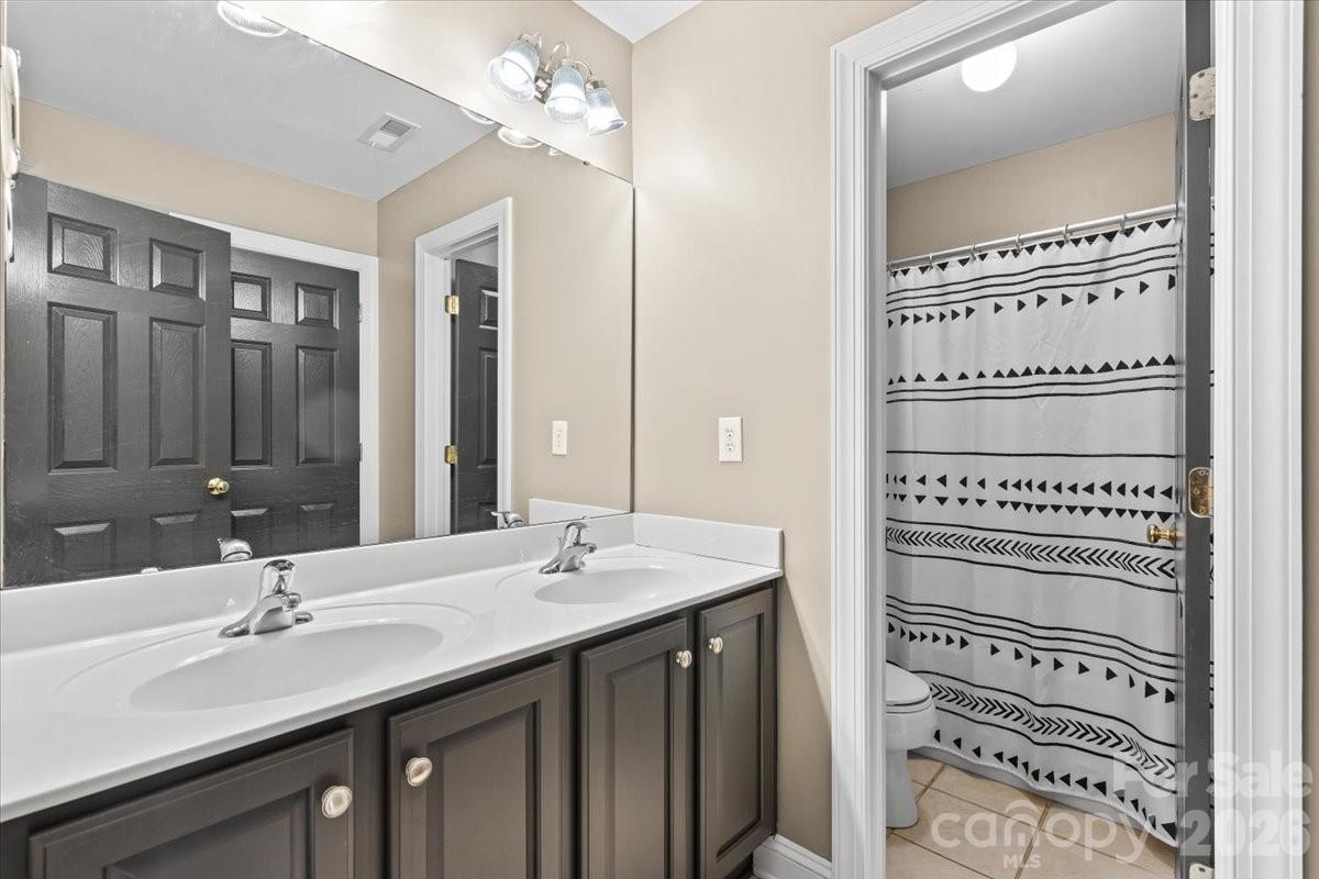 full guest bathroom on 2nd floor - 109 Pauls Lane, Mooresville