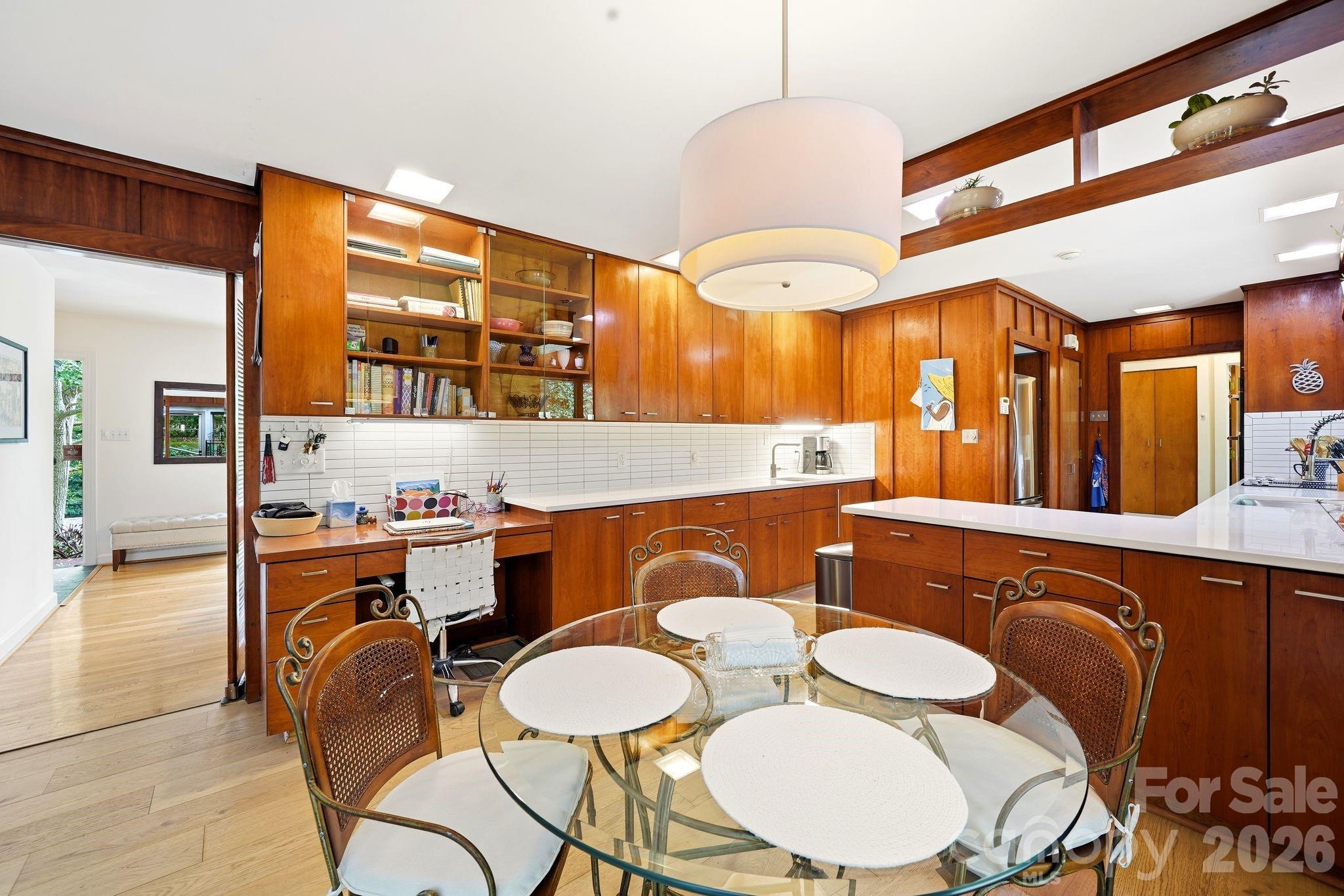 Breakfast Area - 515 Dogwood Lane, Belmont