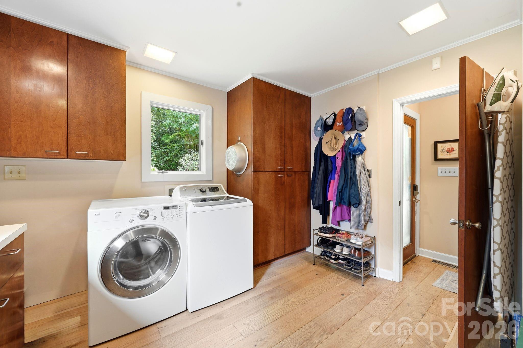 Laundry/Mud Room combo is must see! - 515 Dogwood Lane, Belmont