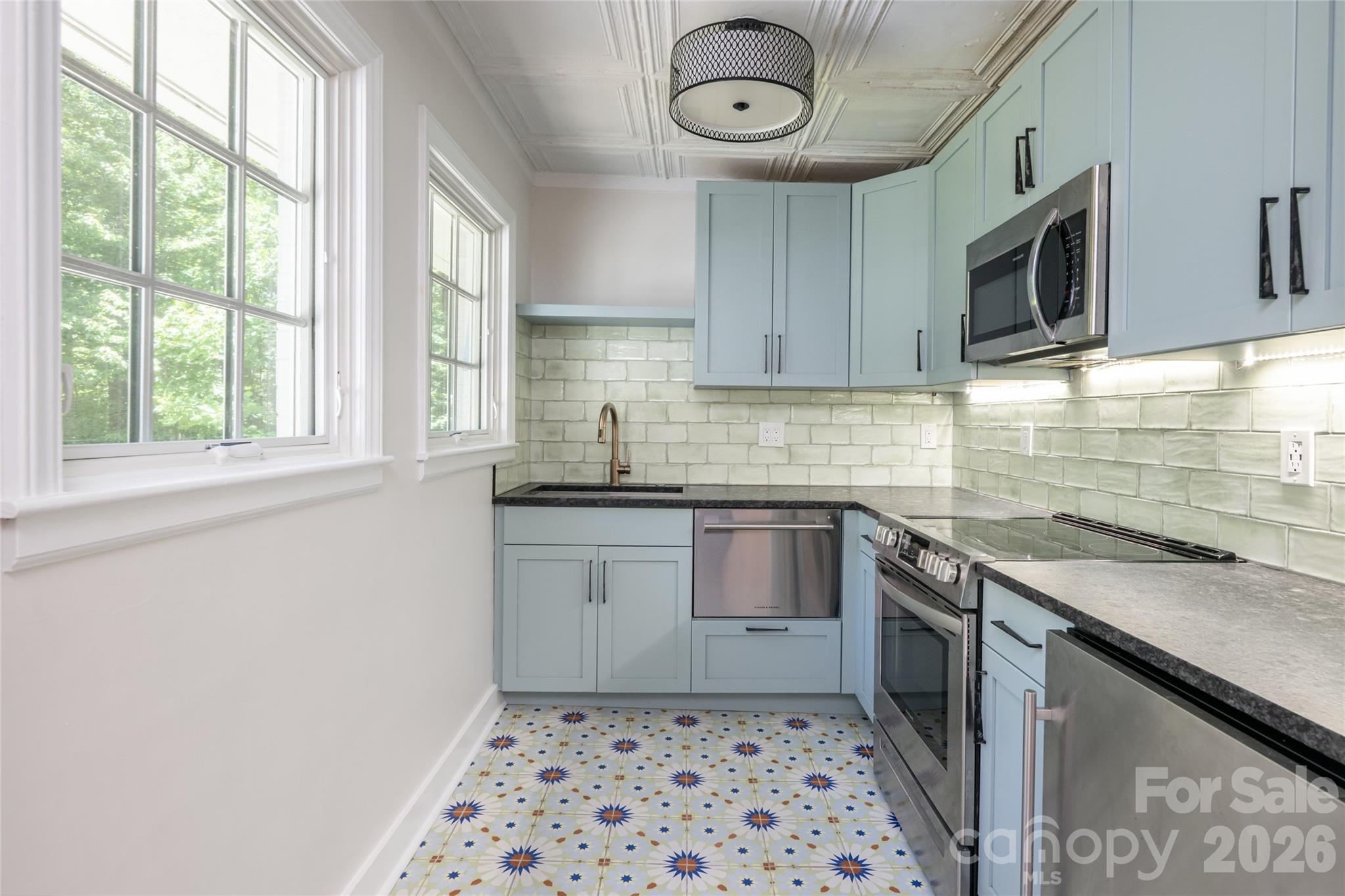 Single Family Residence at 2511 Kanuga Road, Hendersonville, photo 31 of 46