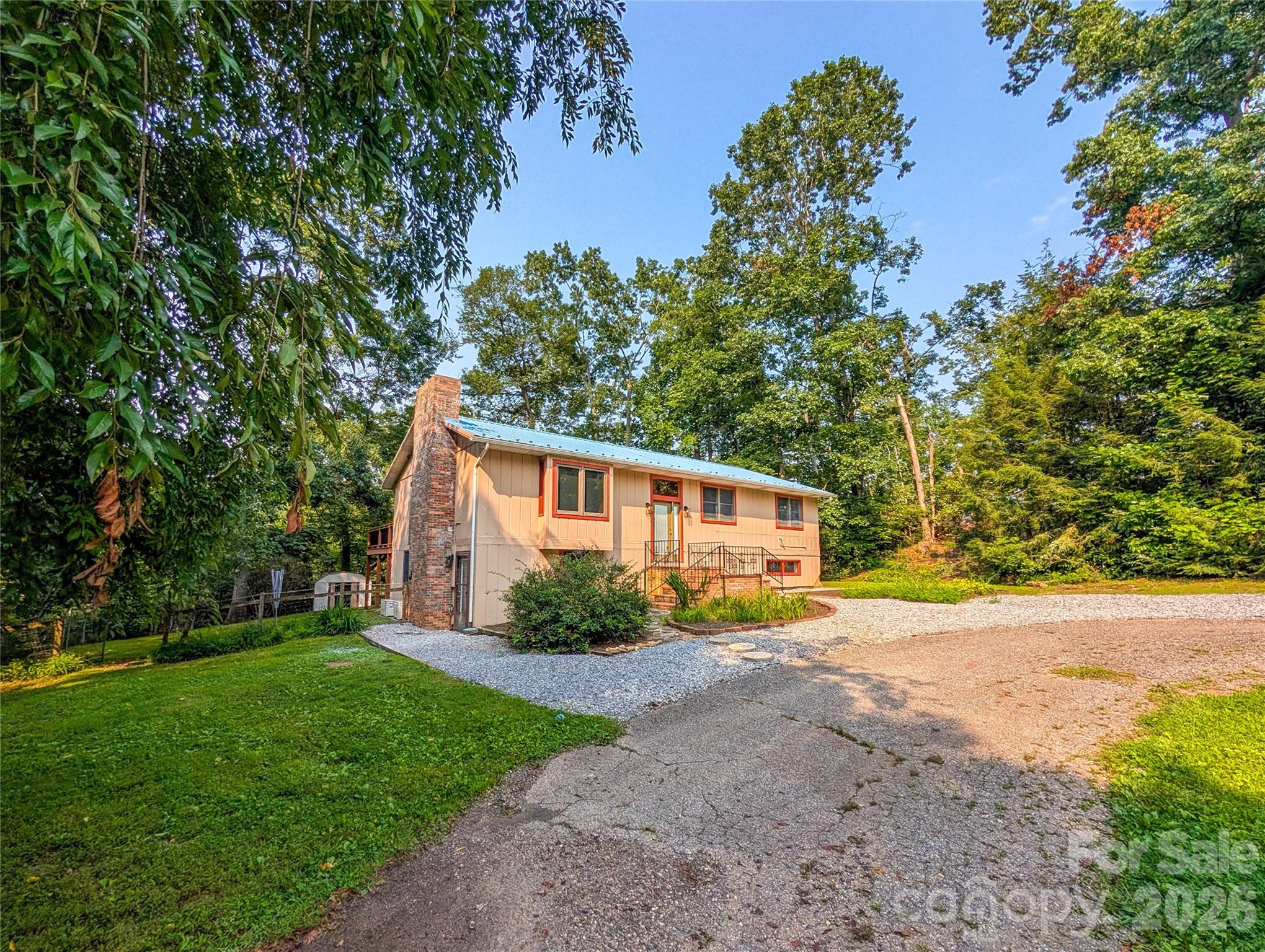 Single Family Residence at 328 Wooded Valley Lane, Burnsville, photo 4 of 47