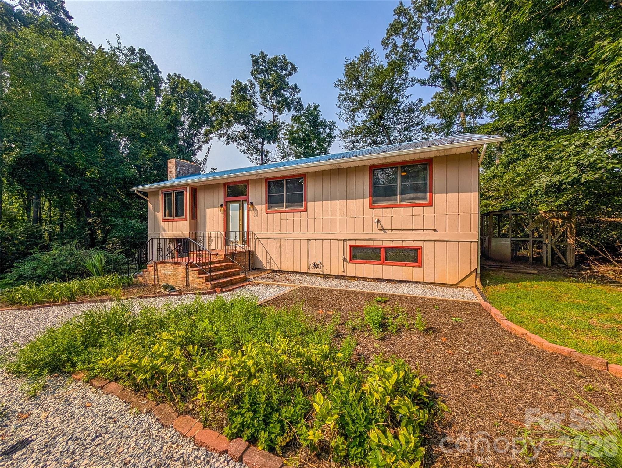 Single Family Residence at 328 Wooded Valley Lane, Burnsville, photo 6 of 47
