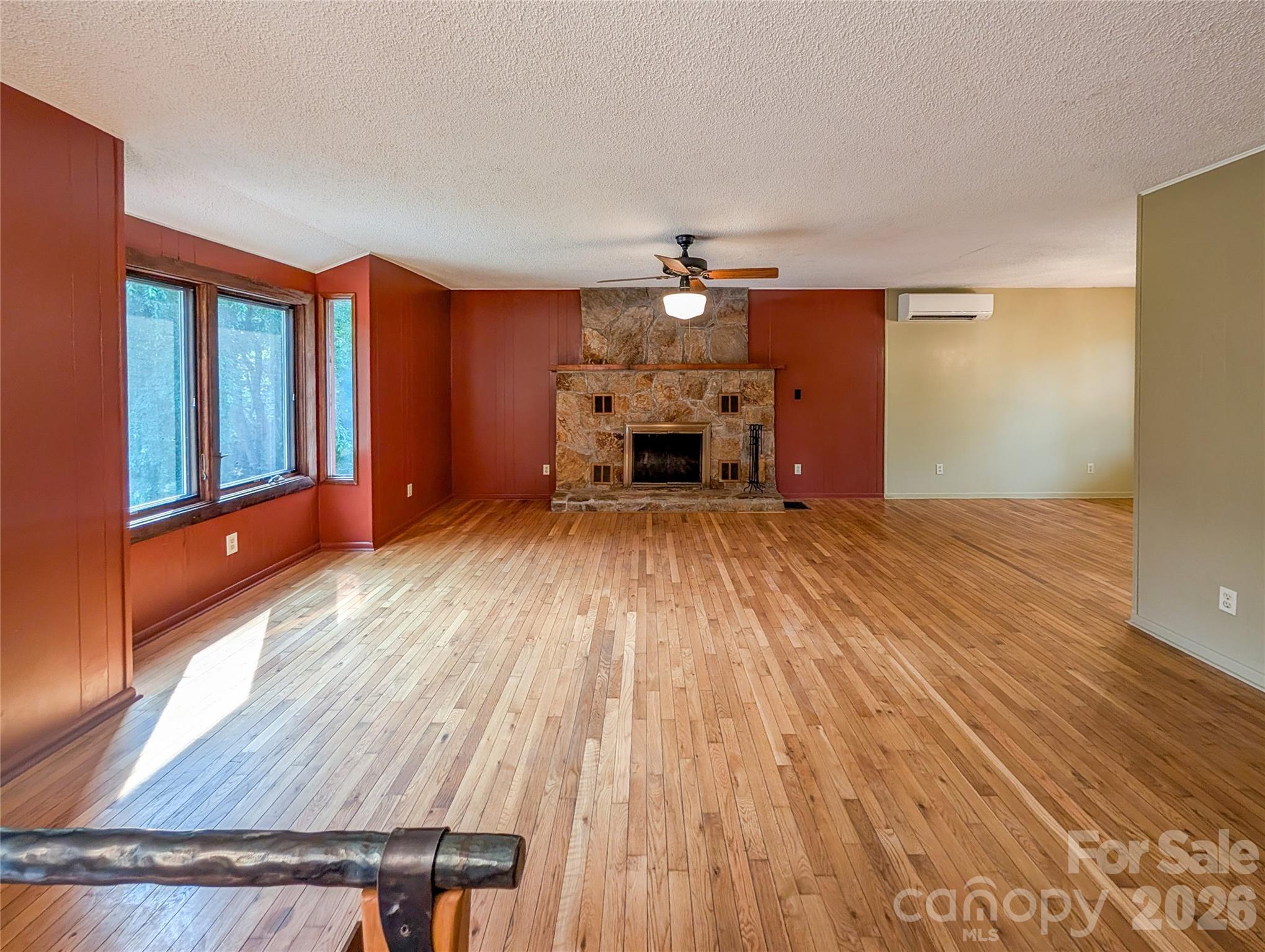 Single Family Residence at 328 Wooded Valley Lane, Burnsville, photo 12 of 47