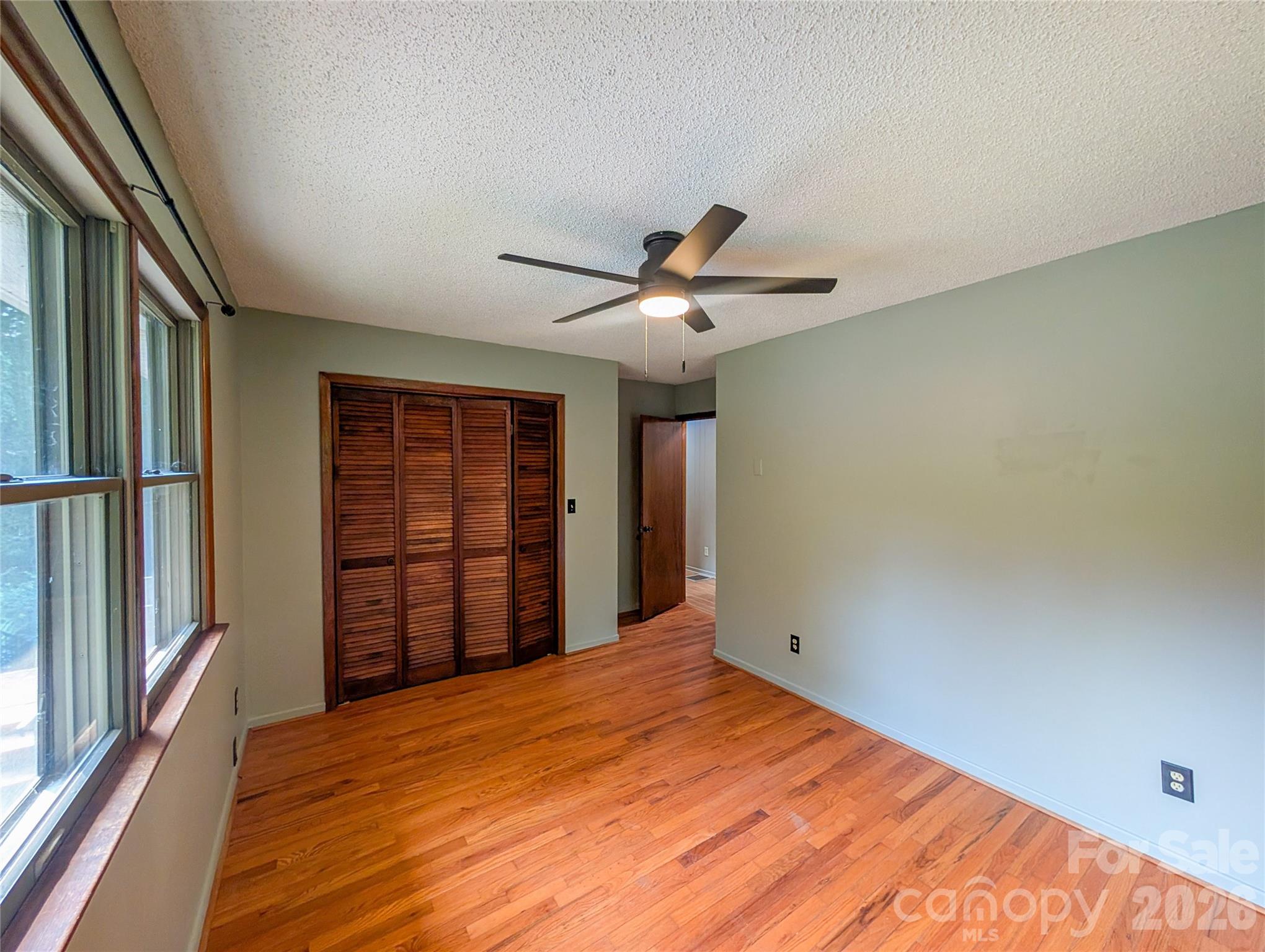Single Family Residence at 328 Wooded Valley Lane, Burnsville, photo 24 of 47