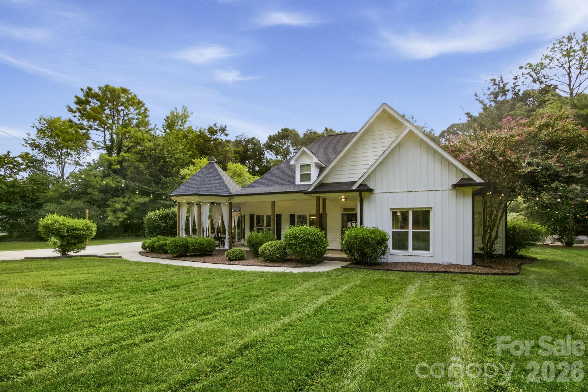 Single Family Residence at 9544 Brief Road, Mint Hill, photo 9 of 48