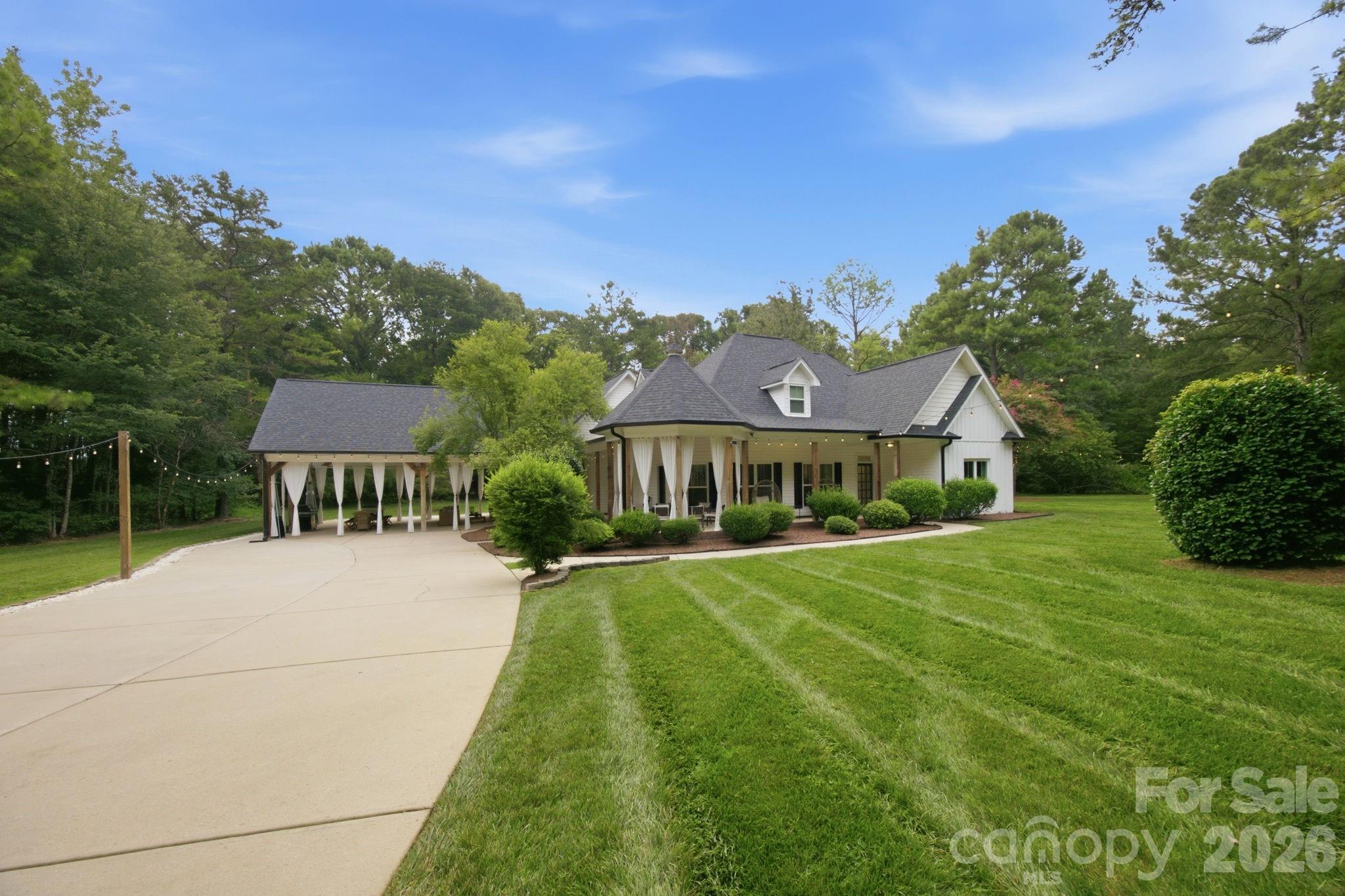 Single Family Residence at 9544 Brief Road, Mint Hill, photo 13 of 48