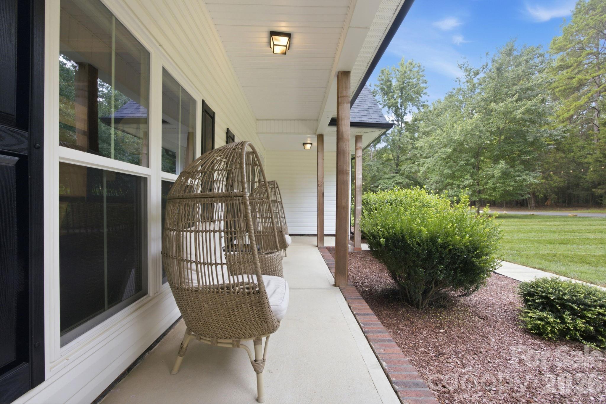Single Family Residence at 9544 Brief Road, Mint Hill, photo 15 of 48