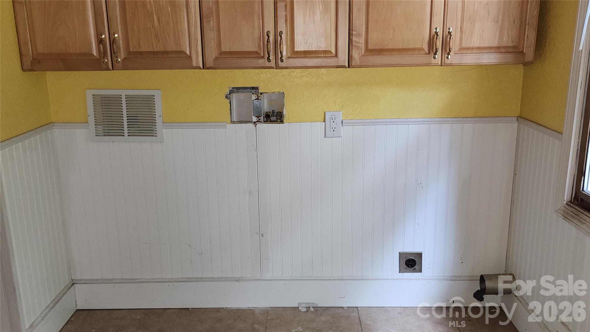 Laundry in primary bath - 2020 Ada Williams Lane, Lenoir