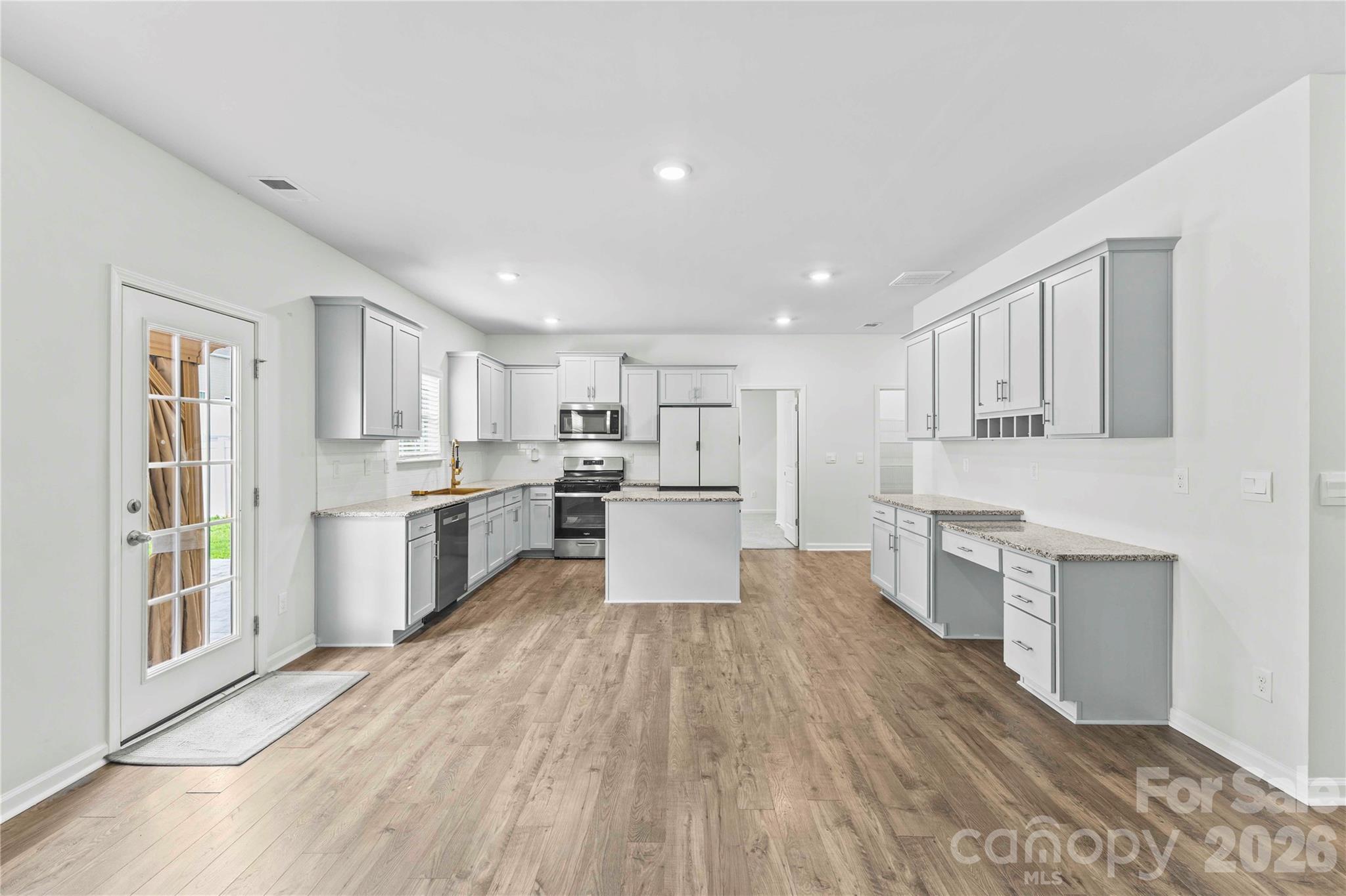 Chefs Kitchen - 134 Giant Oak Avenue, Statesville