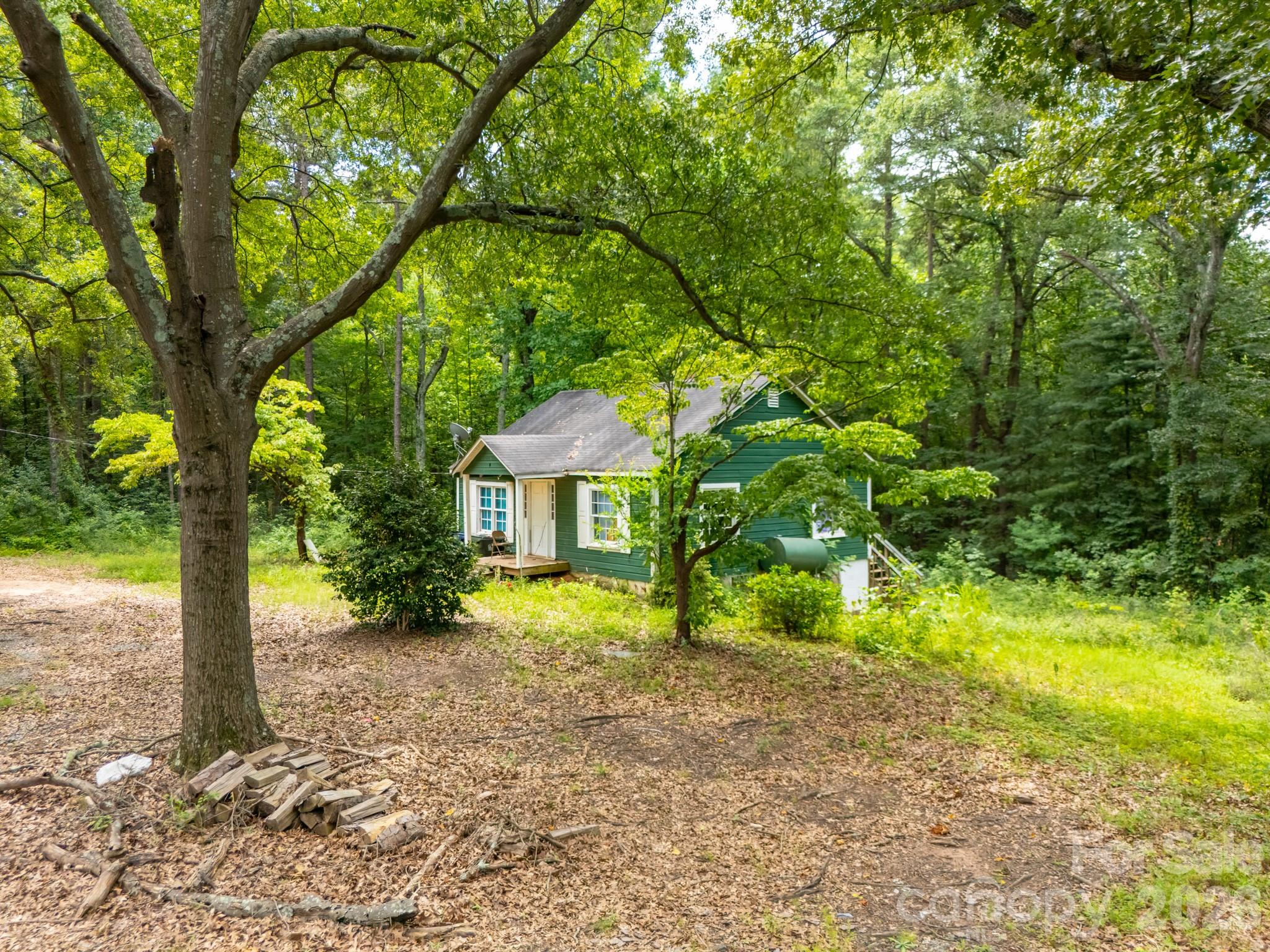 Single Family Residence at 14002 NC Hwy 73 Highway, Huntersville