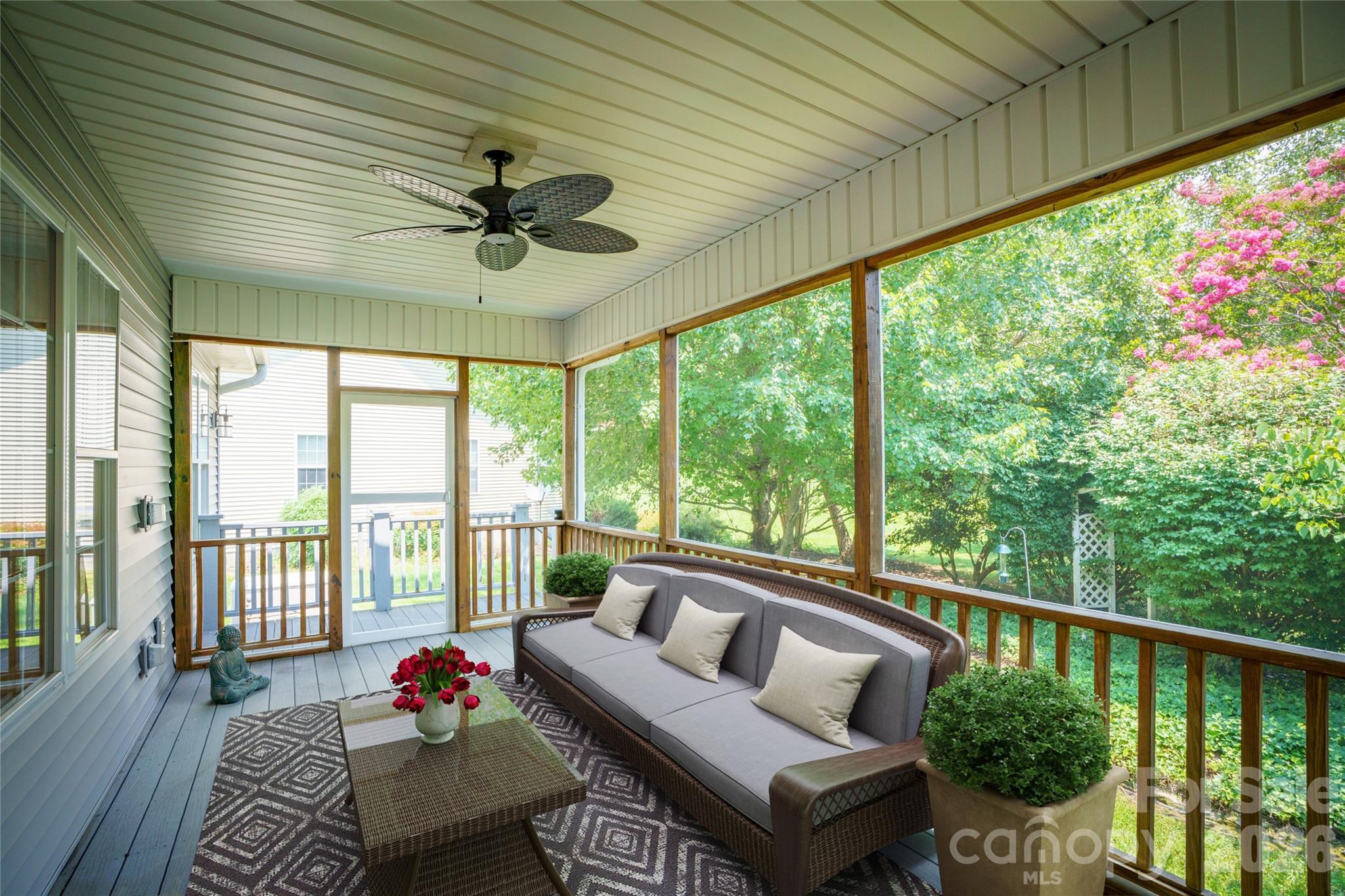Single Family Residence at 14 Waterbury Court, Hendersonville, photo 2 of 48