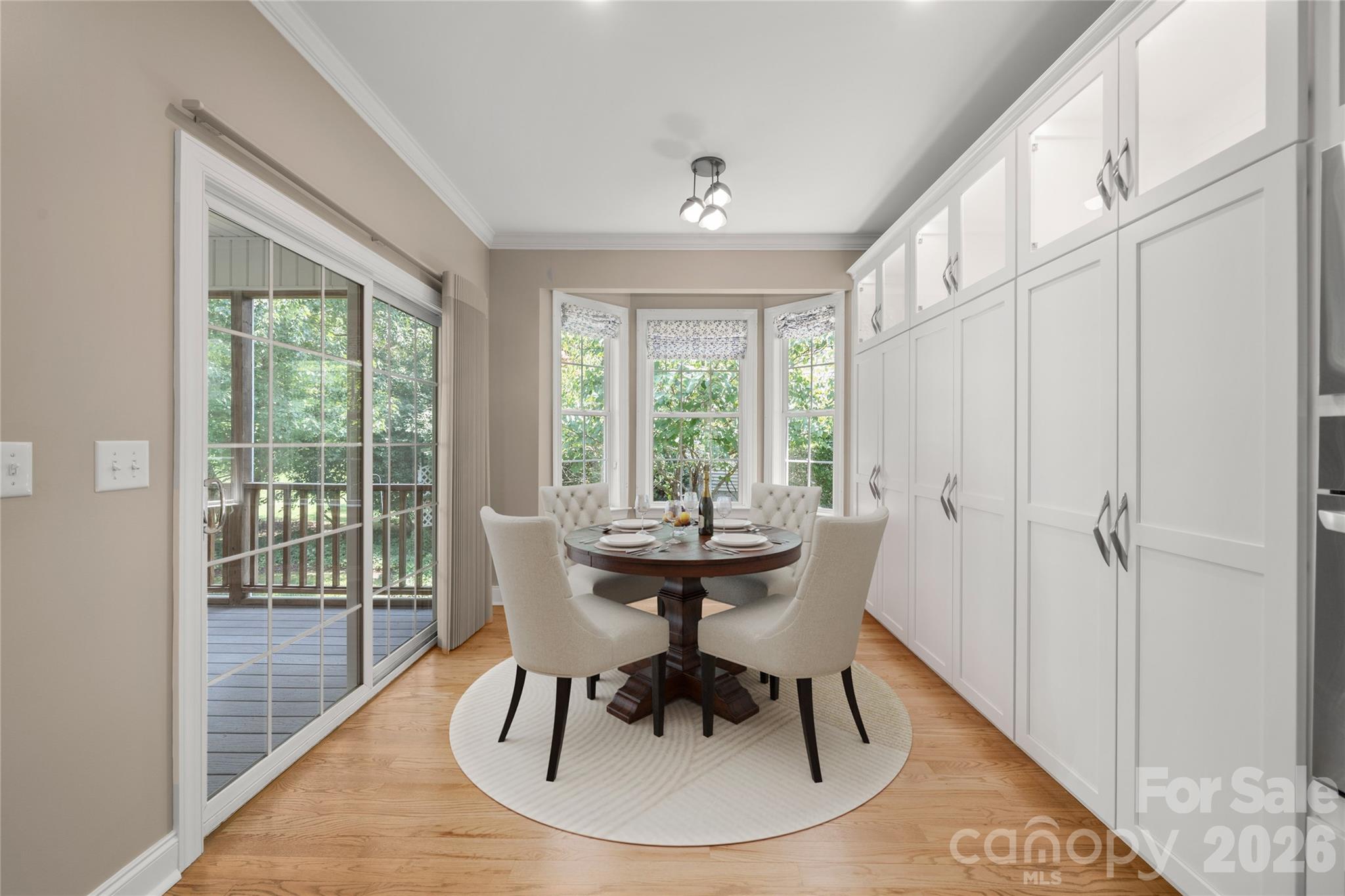 Single Family Residence at 14 Waterbury Court, Hendersonville, photo 6 of 48