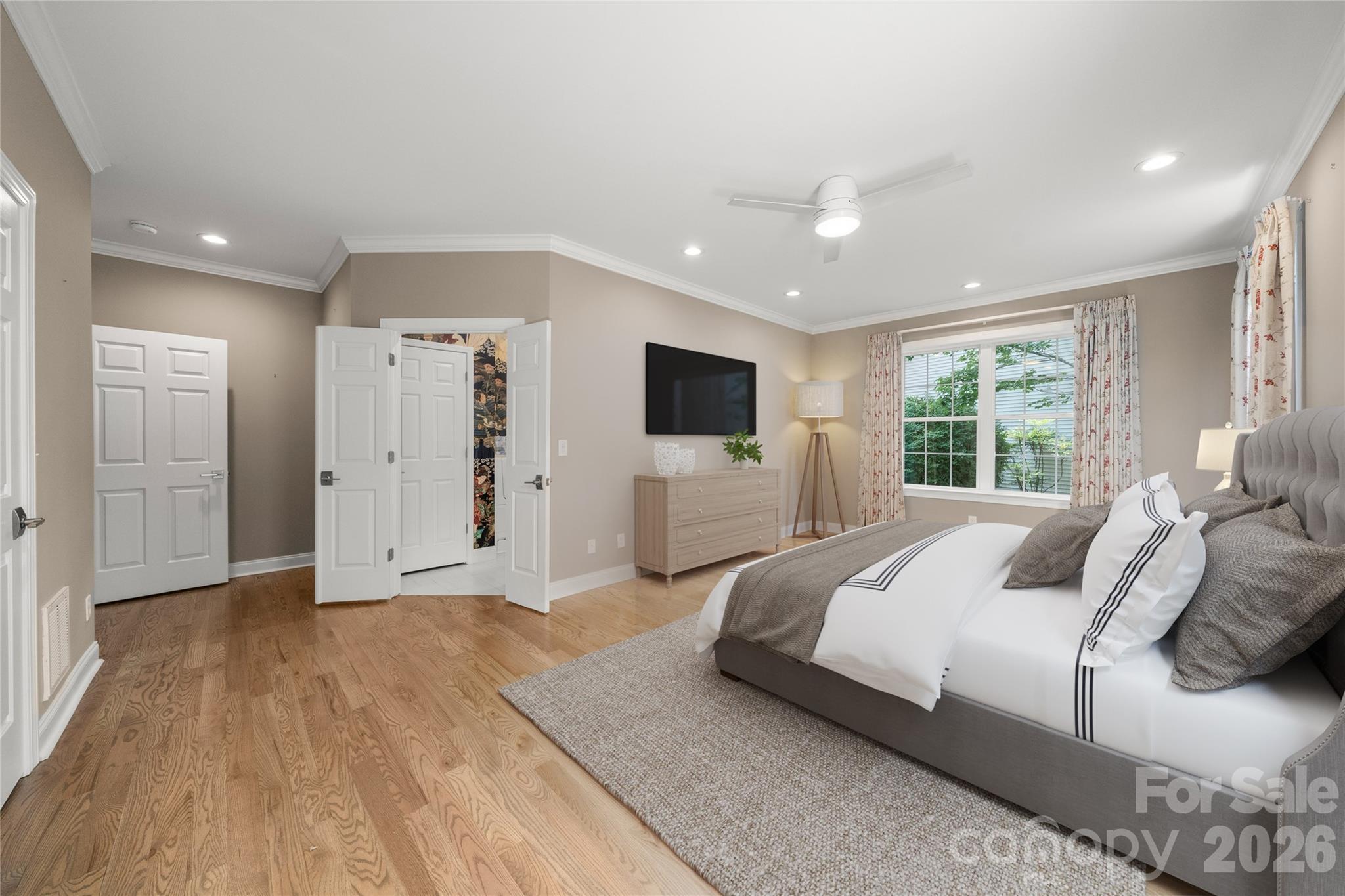 Single Family Residence at 14 Waterbury Court, Hendersonville, photo 7 of 48