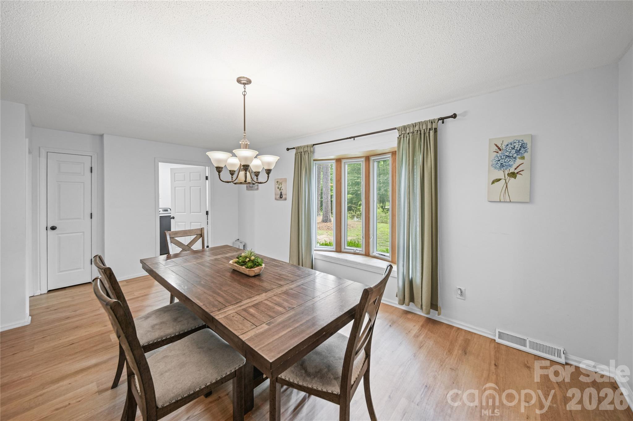 Single Family Residence at 2141 Moonstone Drive, Concord, photo 4 of 34